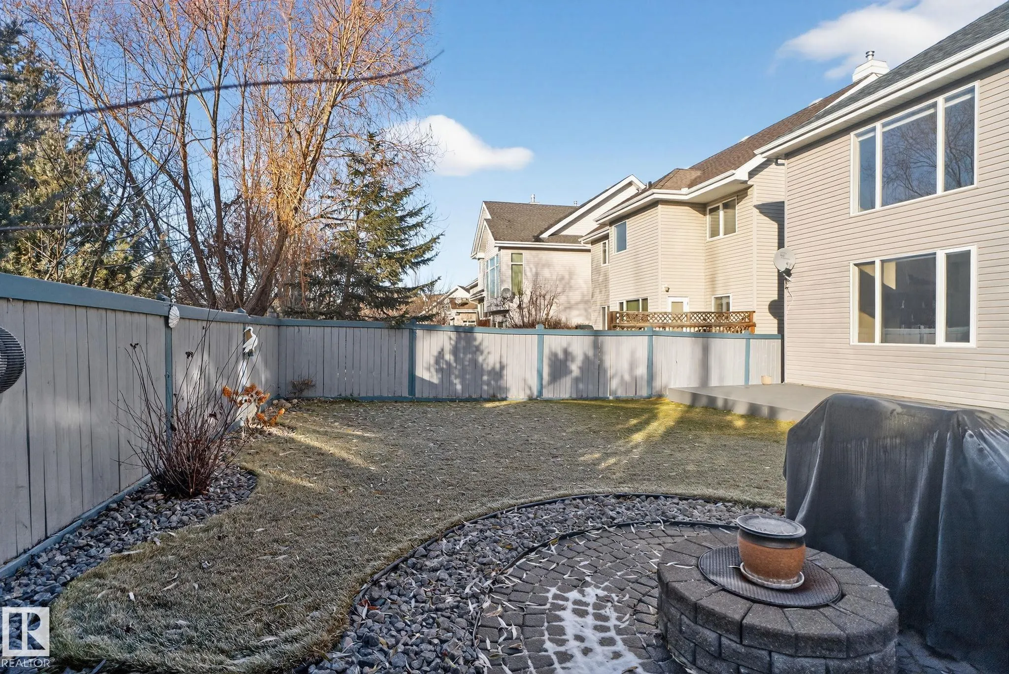 613 Stewart Crescent