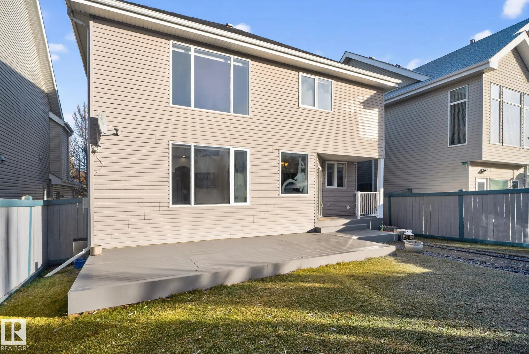 613 Stewart Crescent