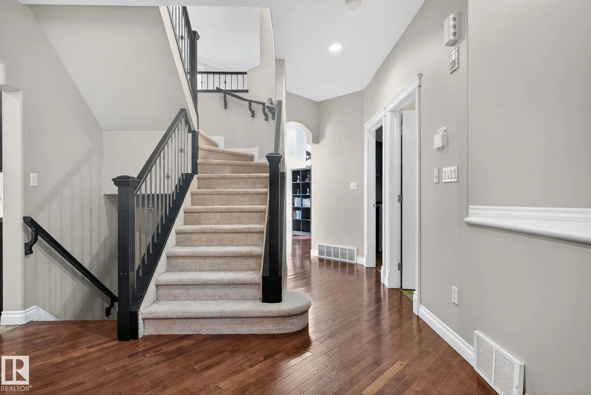 613 Stewart Crescent