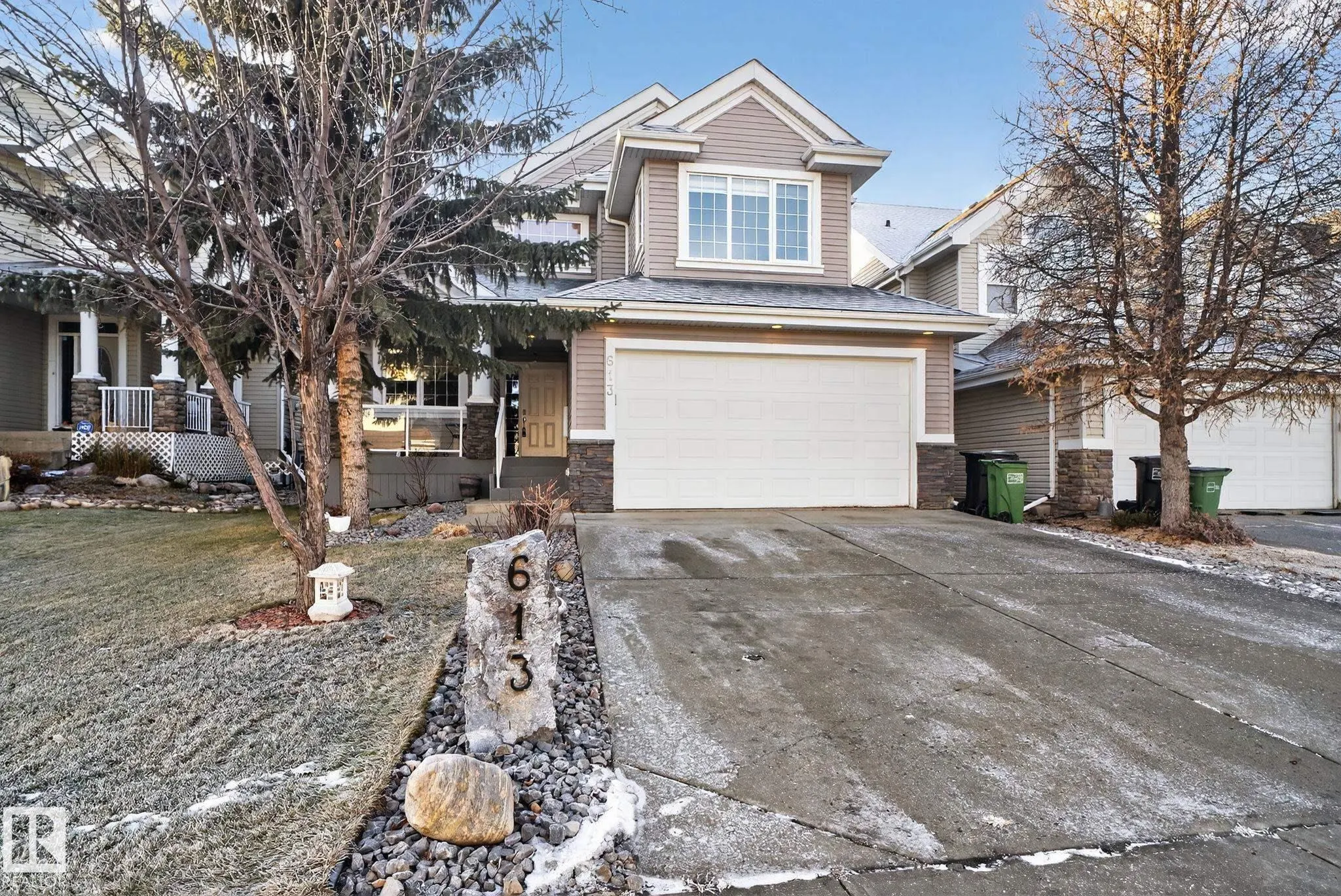 613 Stewart Crescent