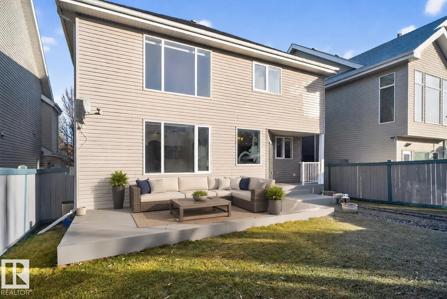 613 Stewart Crescent