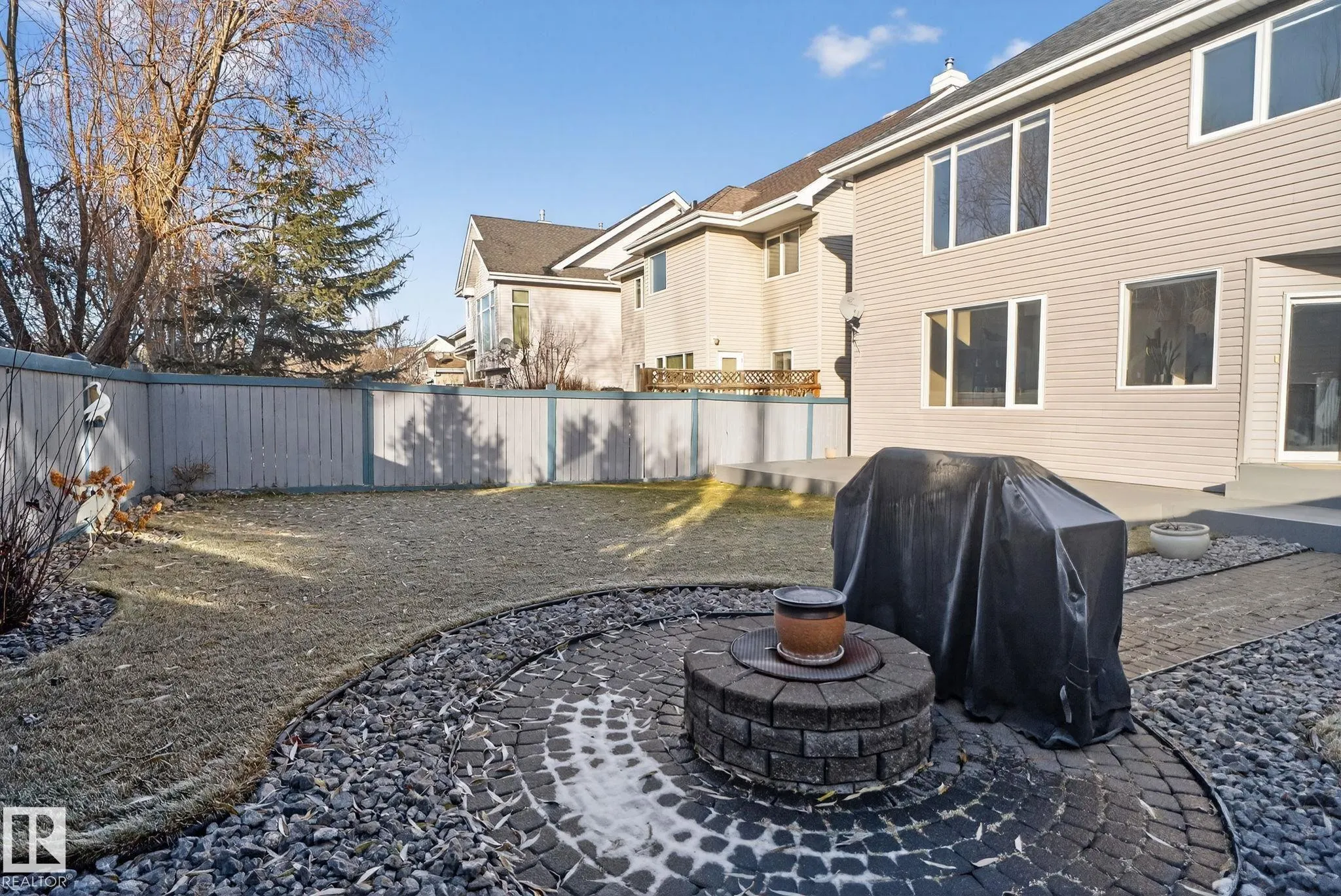 613 Stewart Crescent