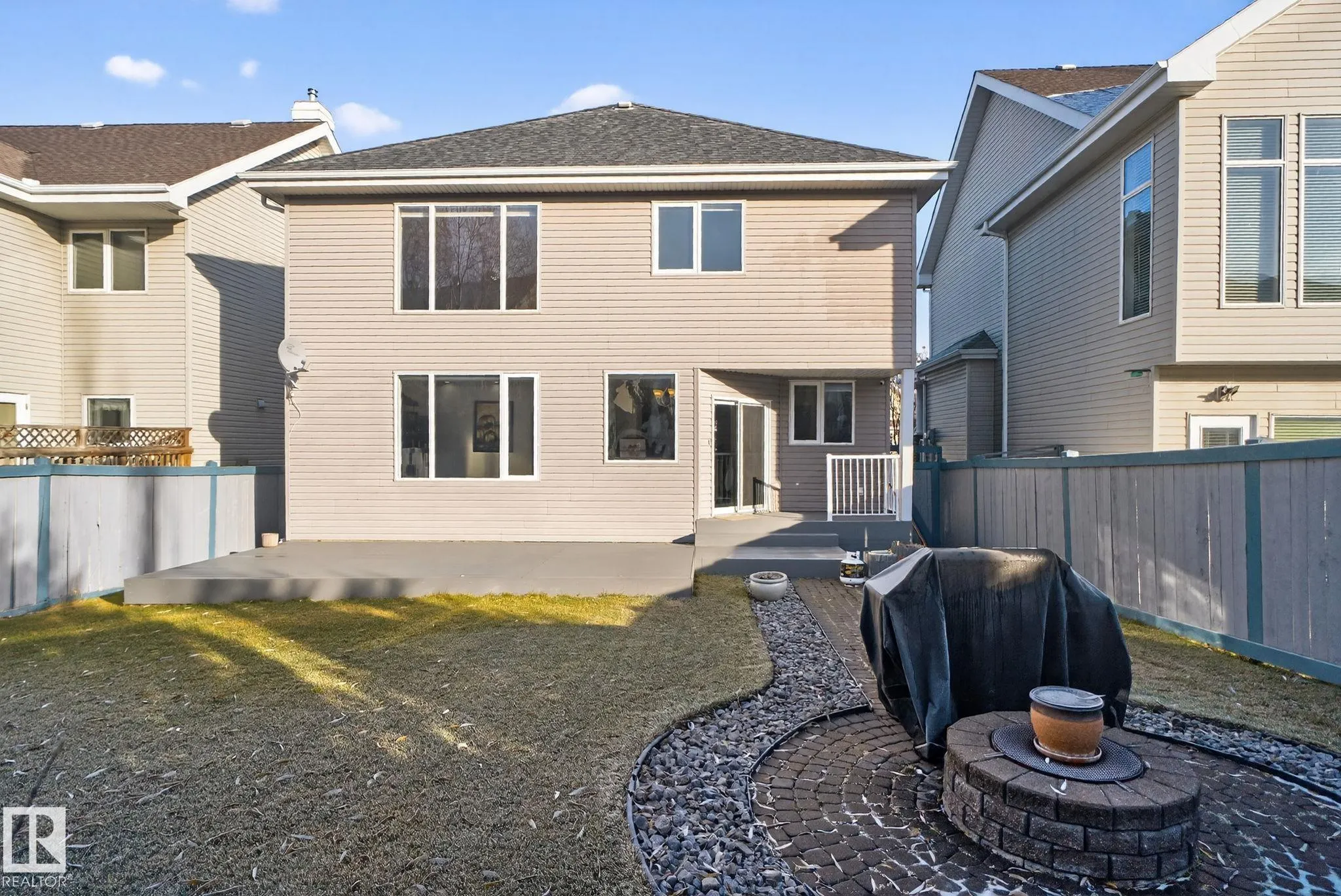 613 Stewart Crescent