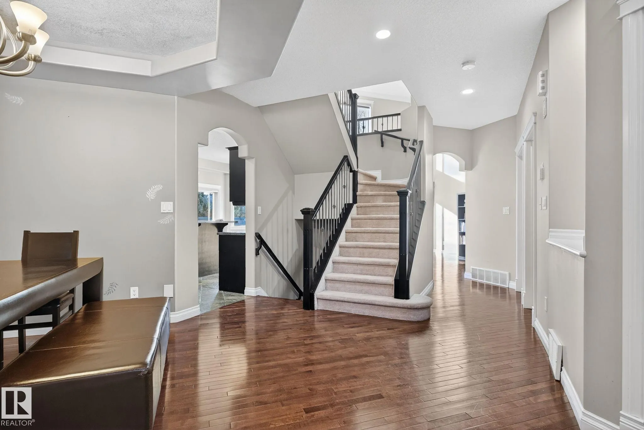 613 Stewart Crescent