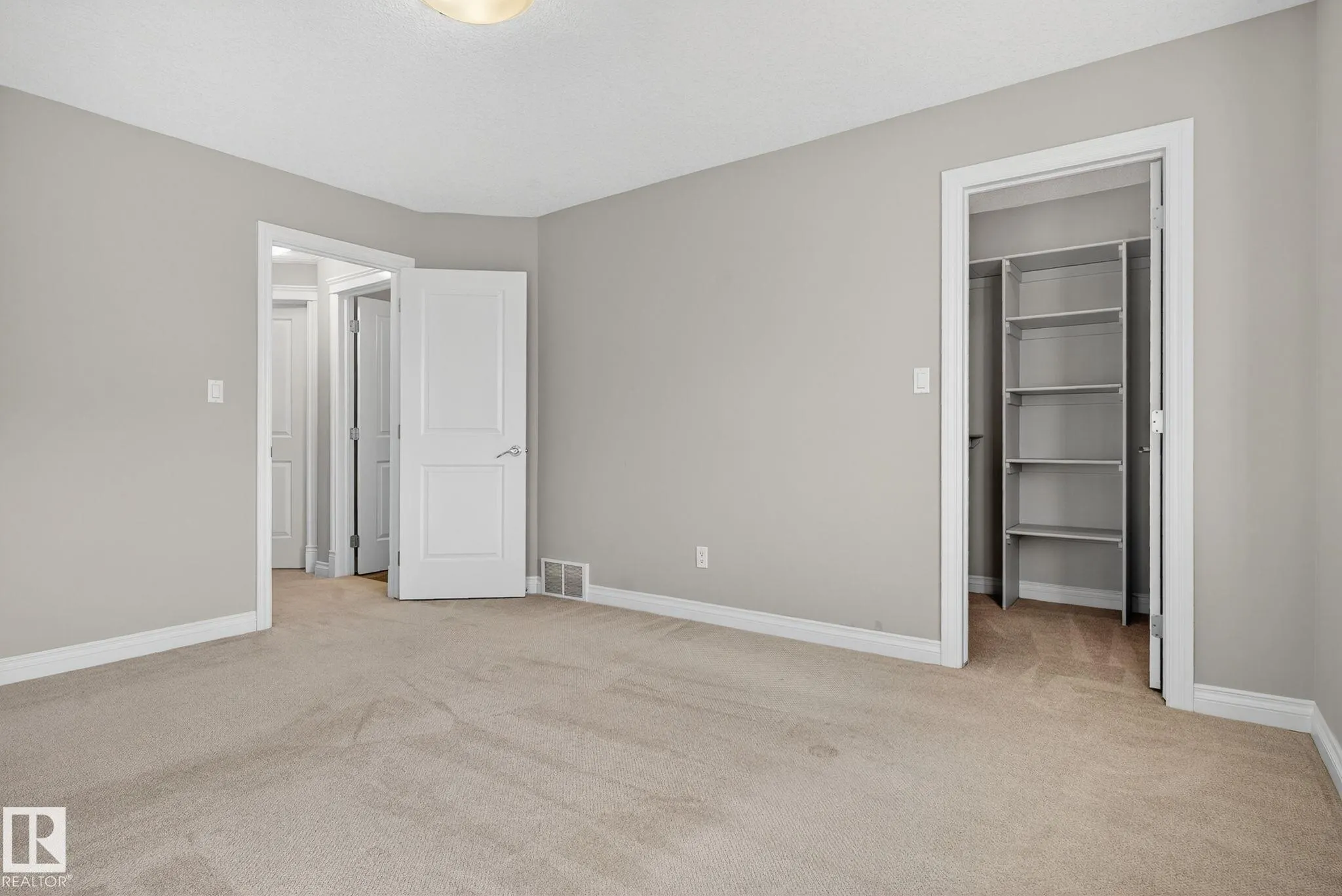 613 Stewart Crescent
