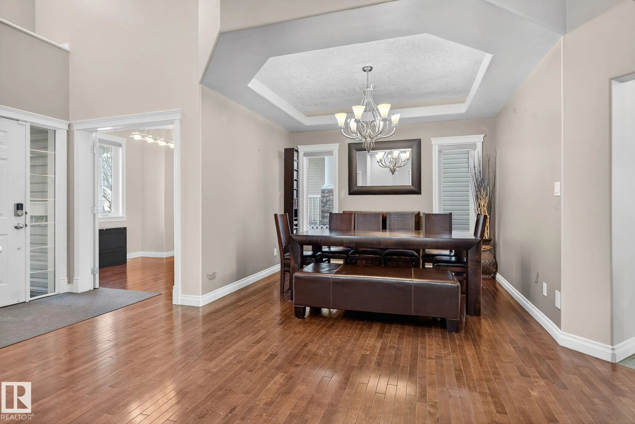 613 Stewart Crescent