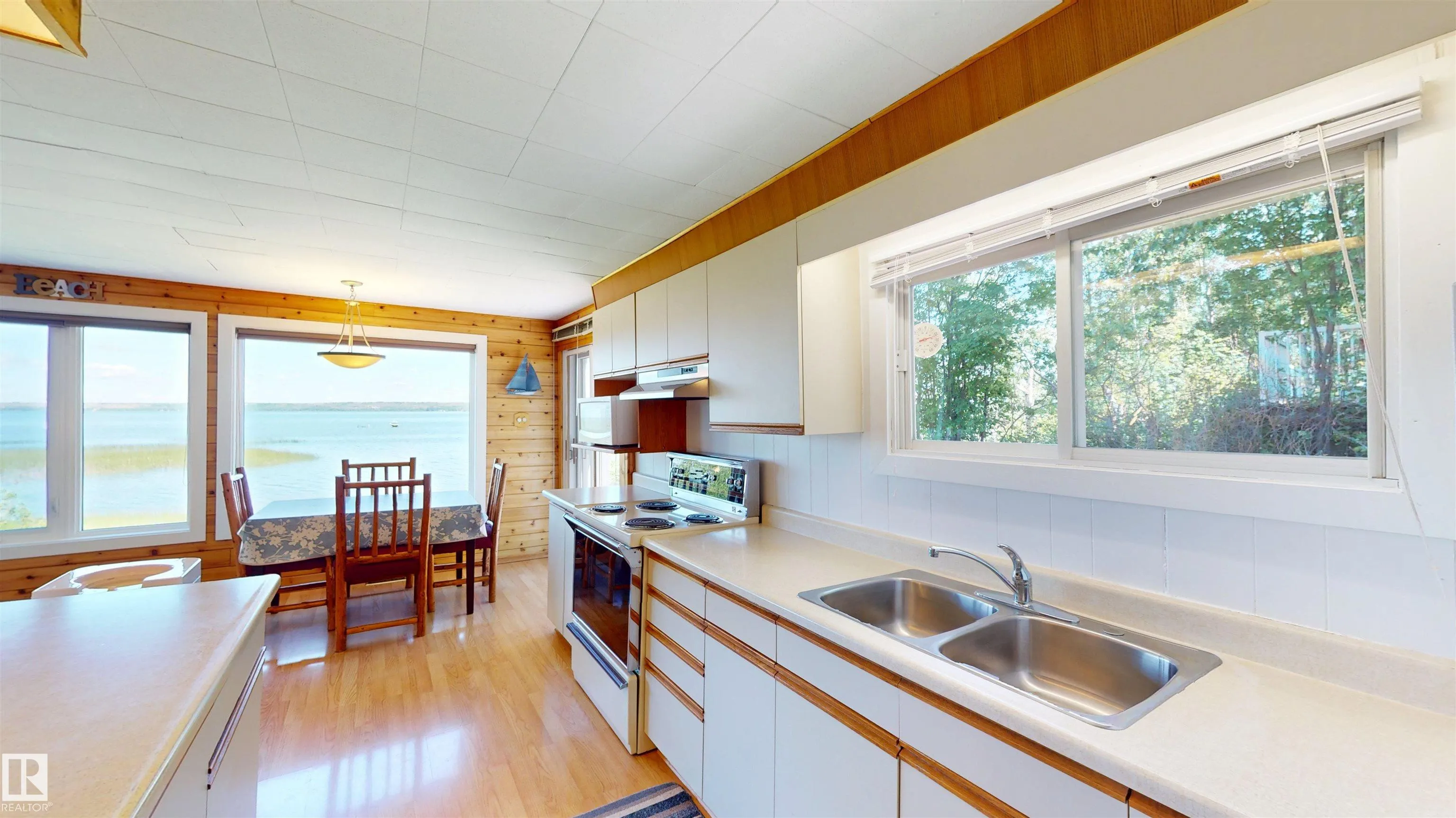 14 52515 RGE ROAD 52