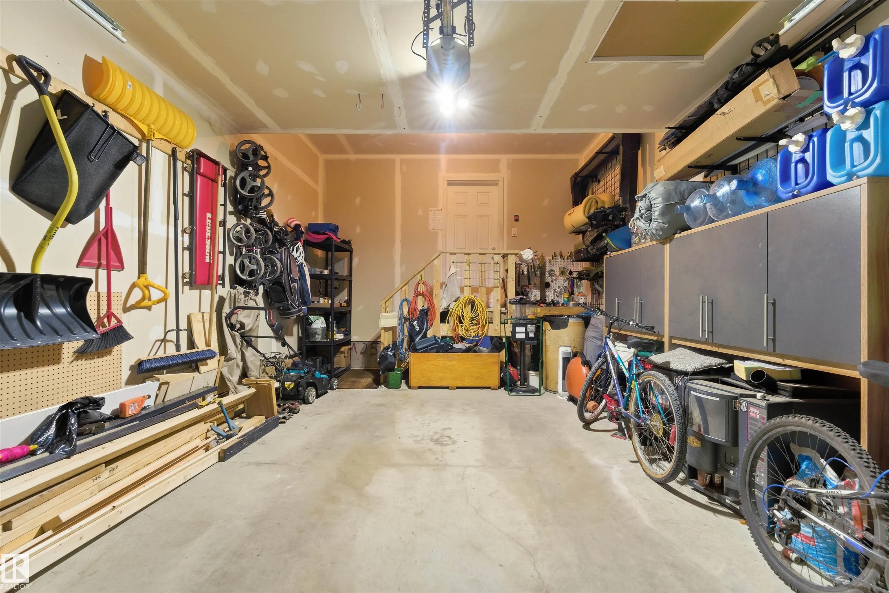 3039 Harvey CR