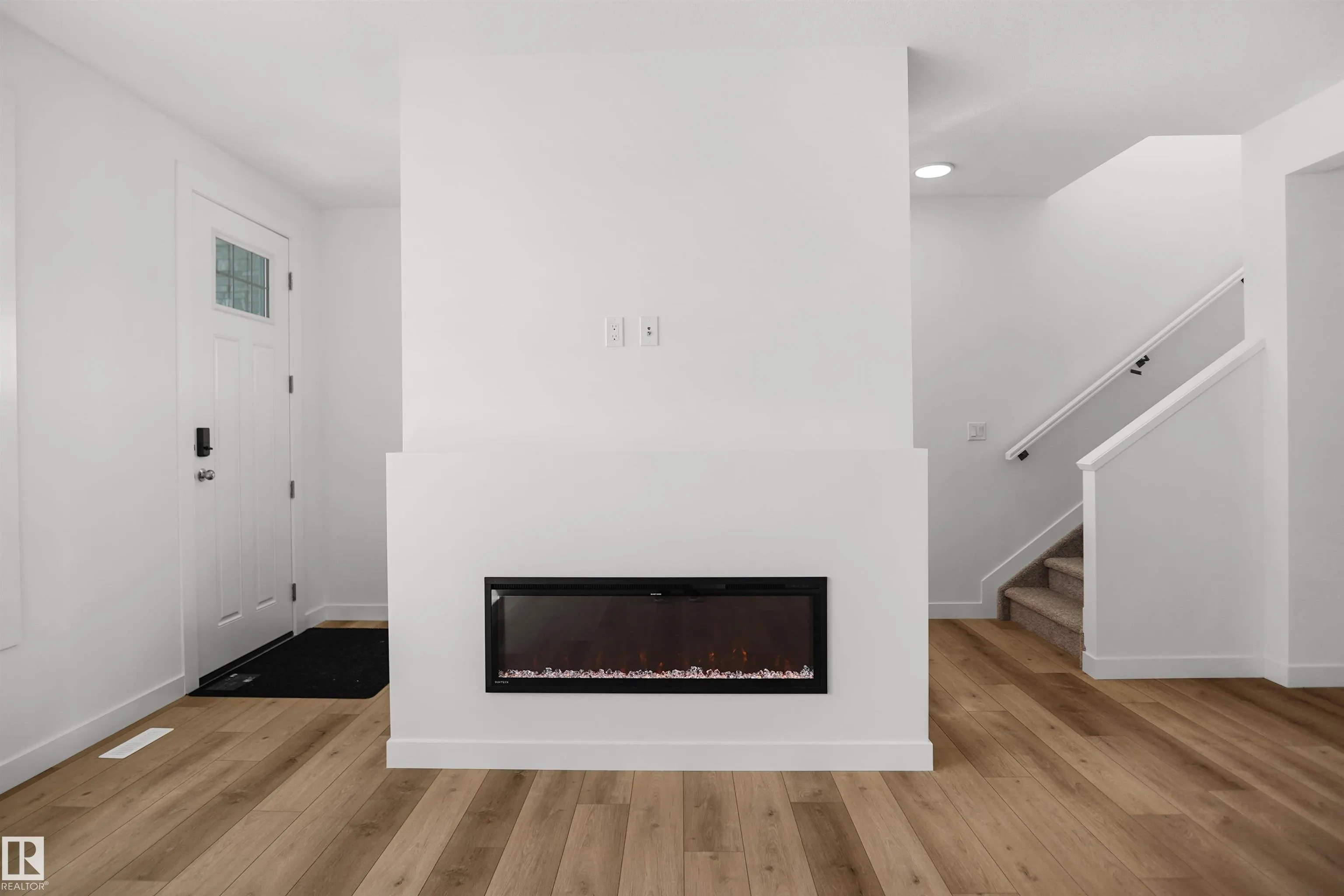 1308 9 Street