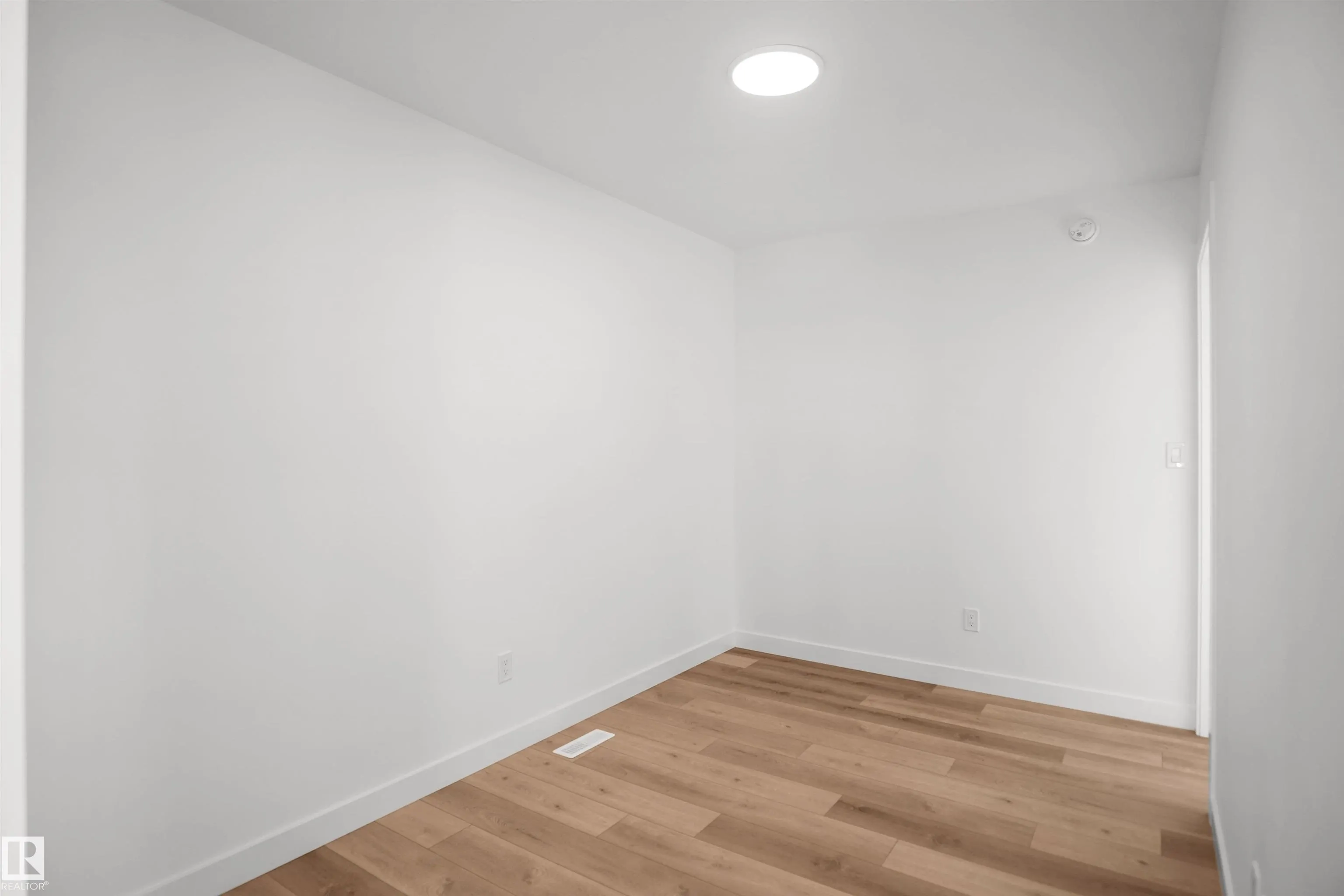 1308 9 Street