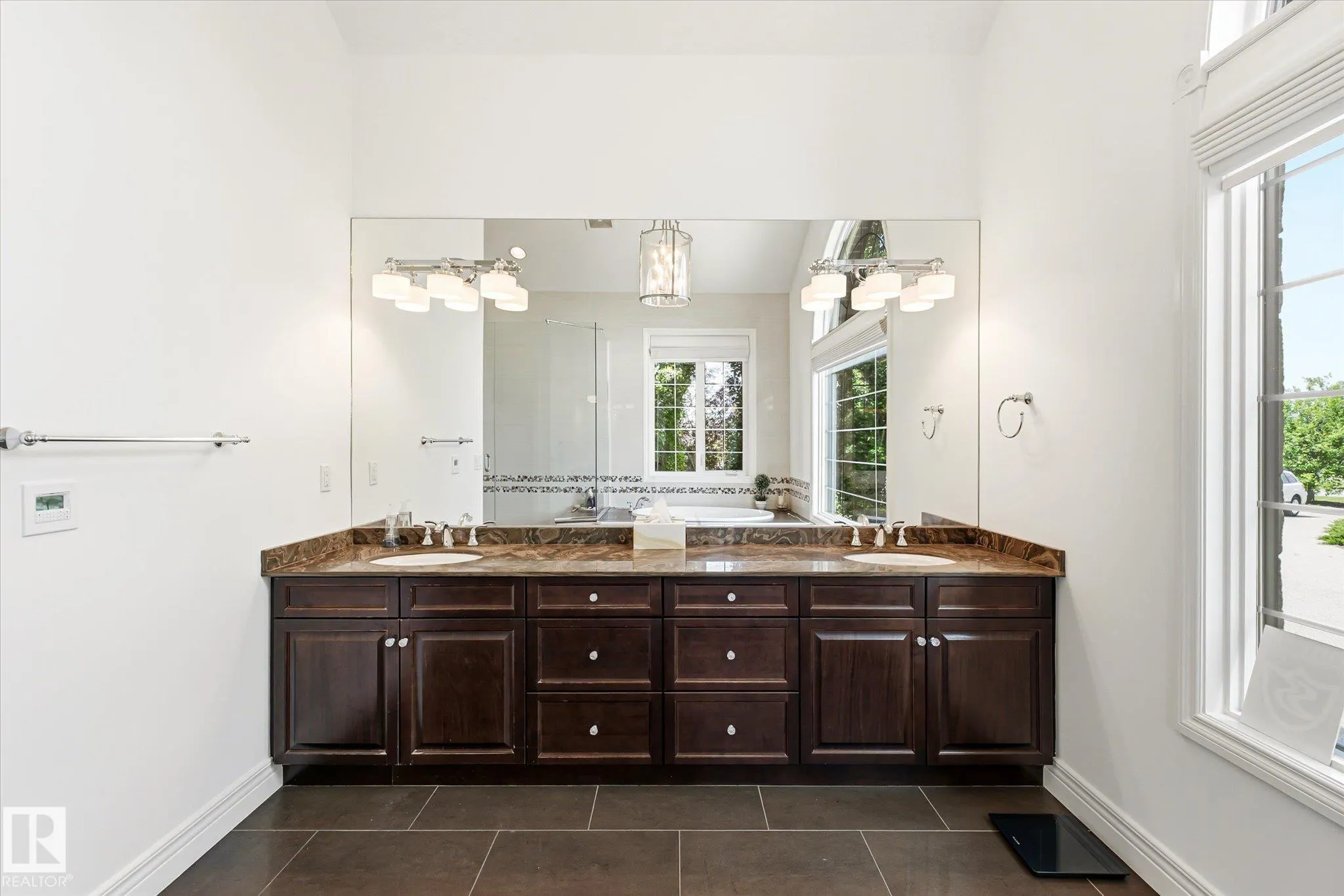 3 Blackhawk Drive