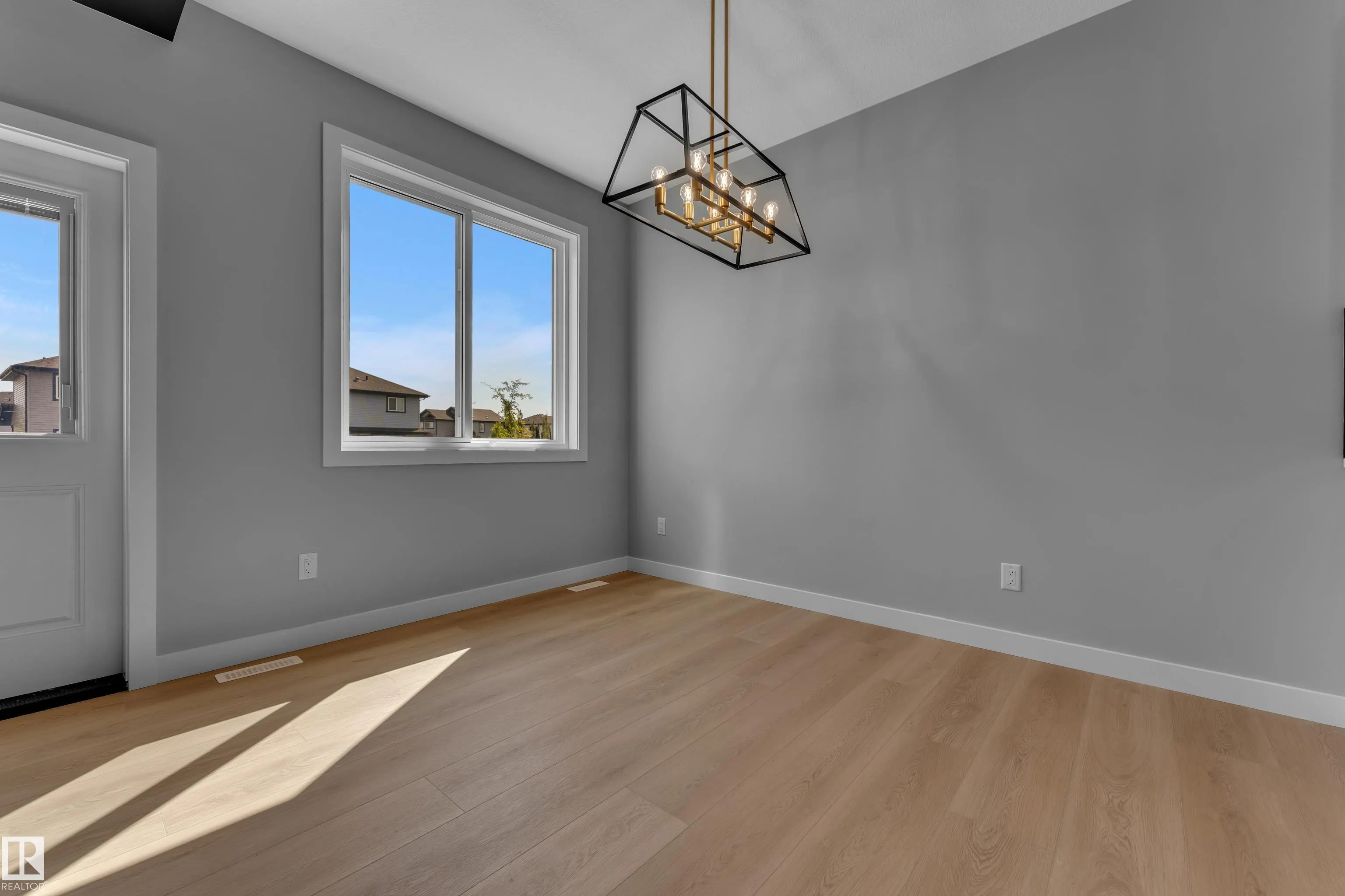 10707 98 Street
