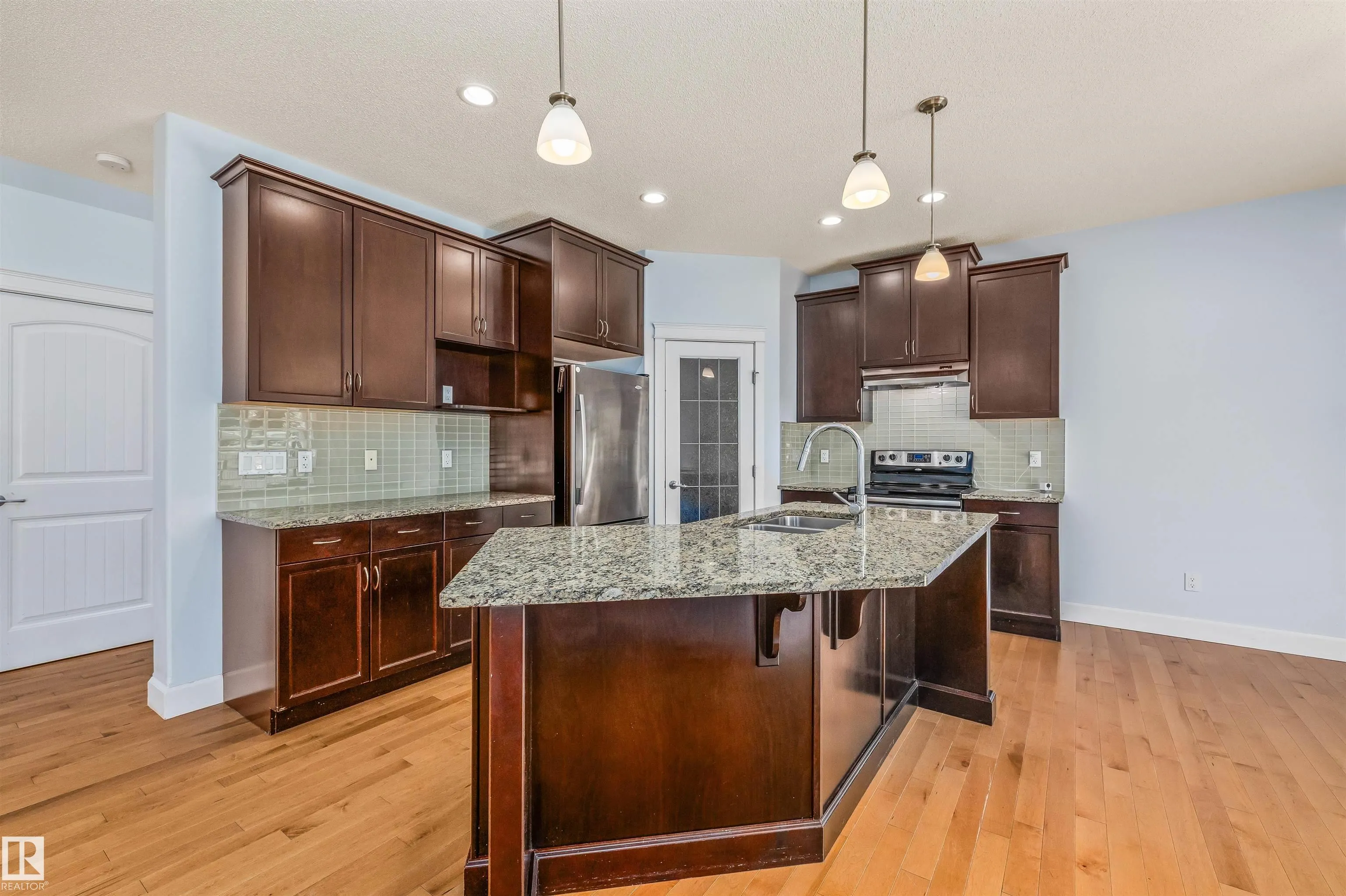 3082 WHITELAW Drive