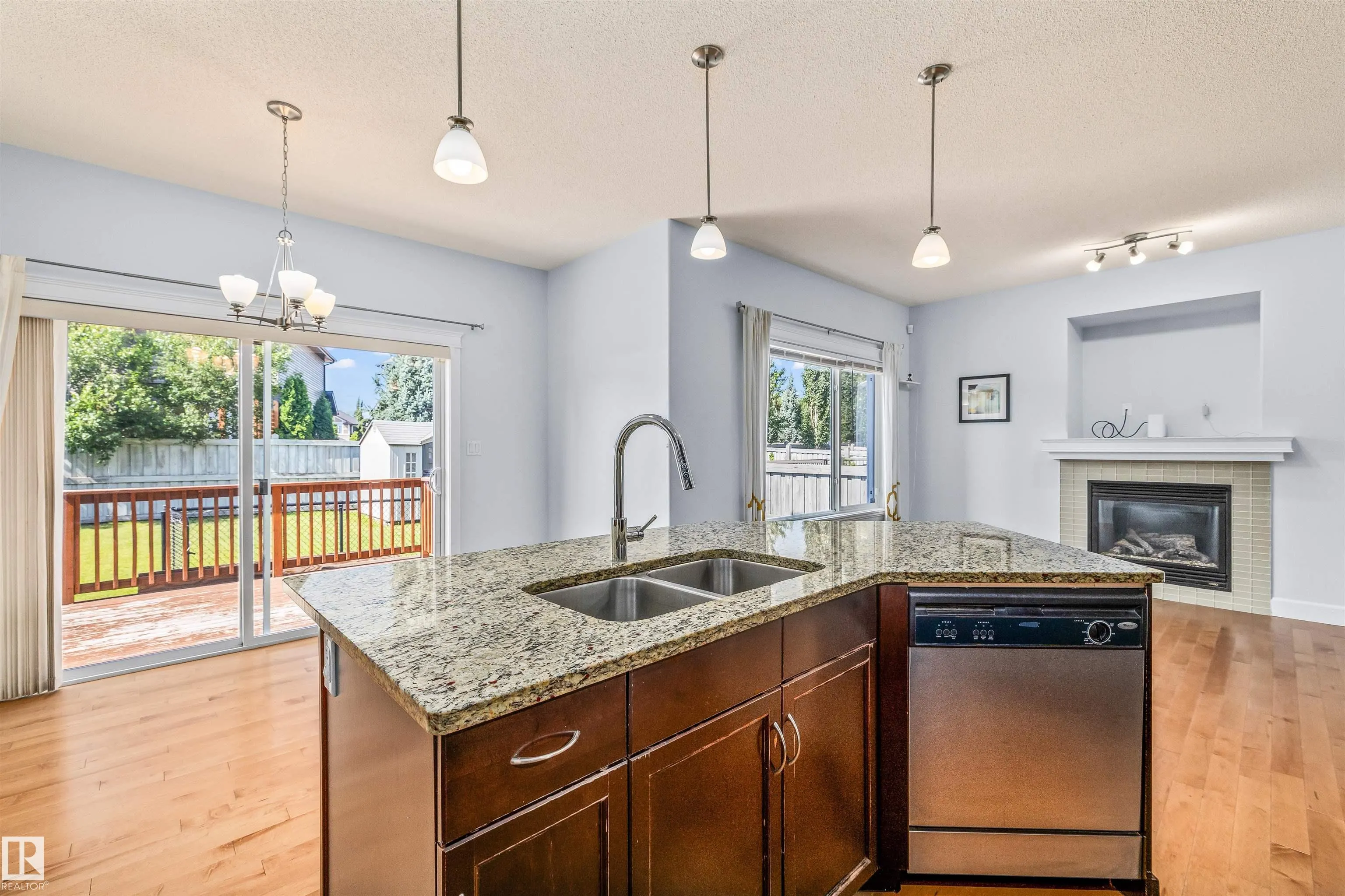 3082 WHITELAW Drive