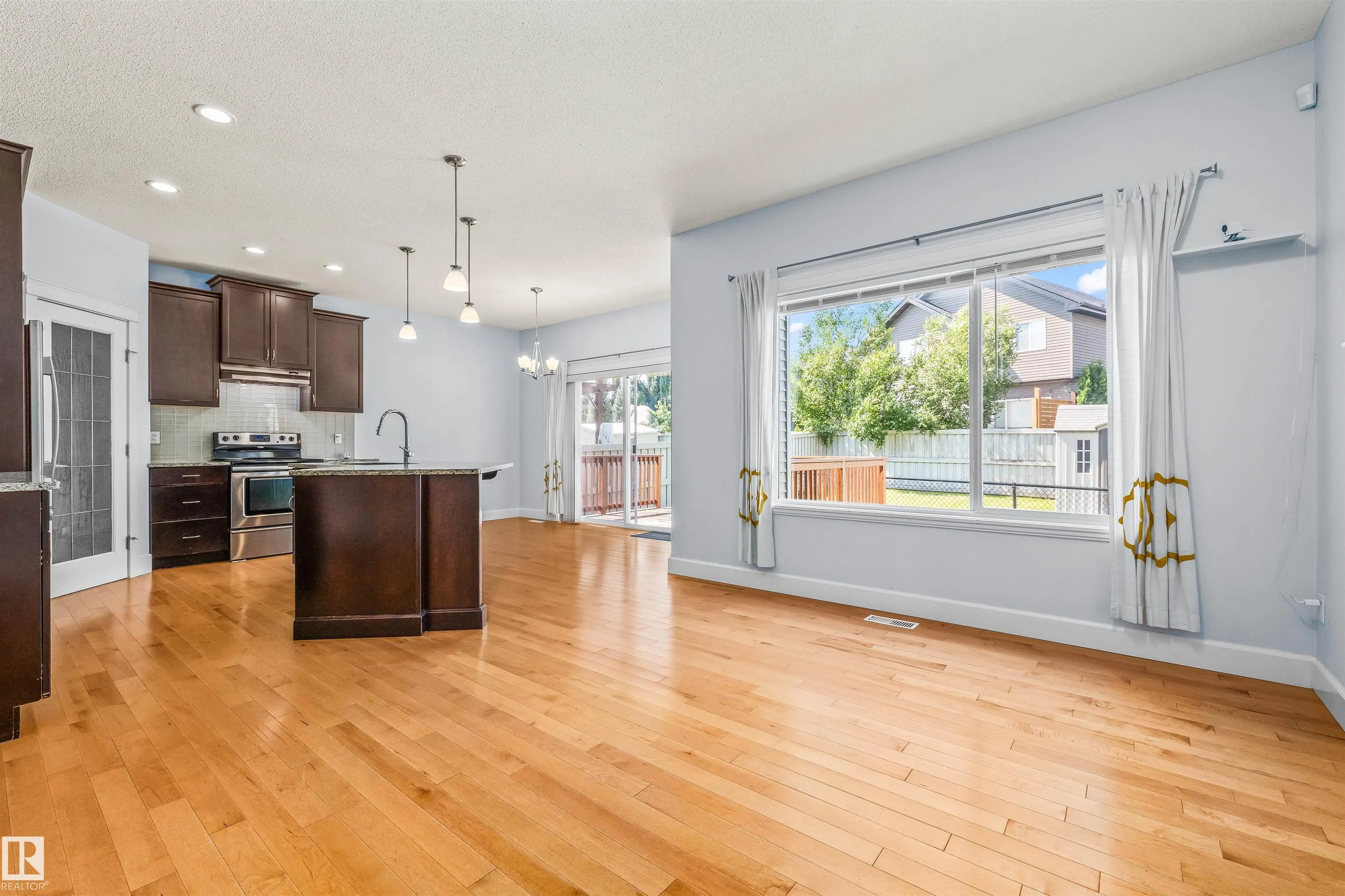 3082 WHITELAW Drive