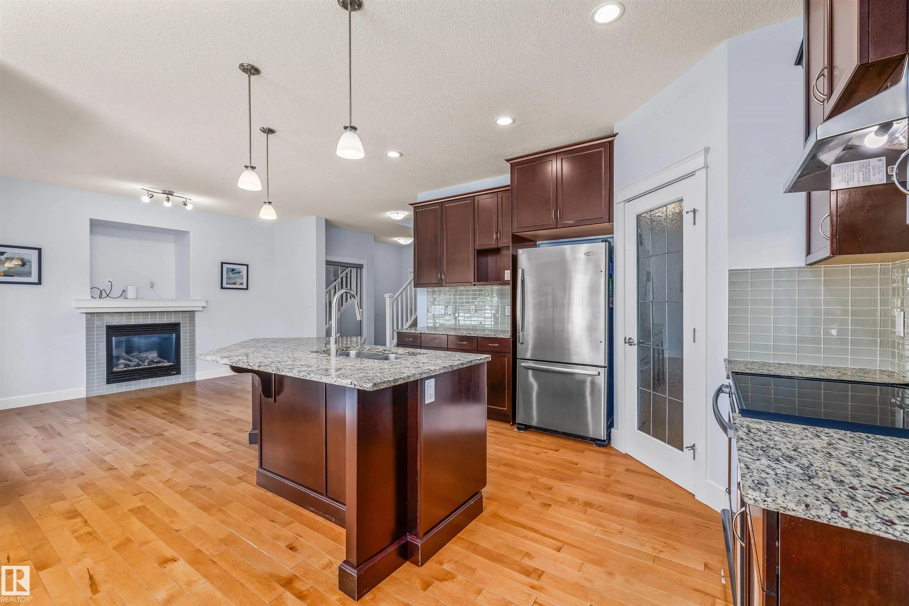 3082 WHITELAW Drive