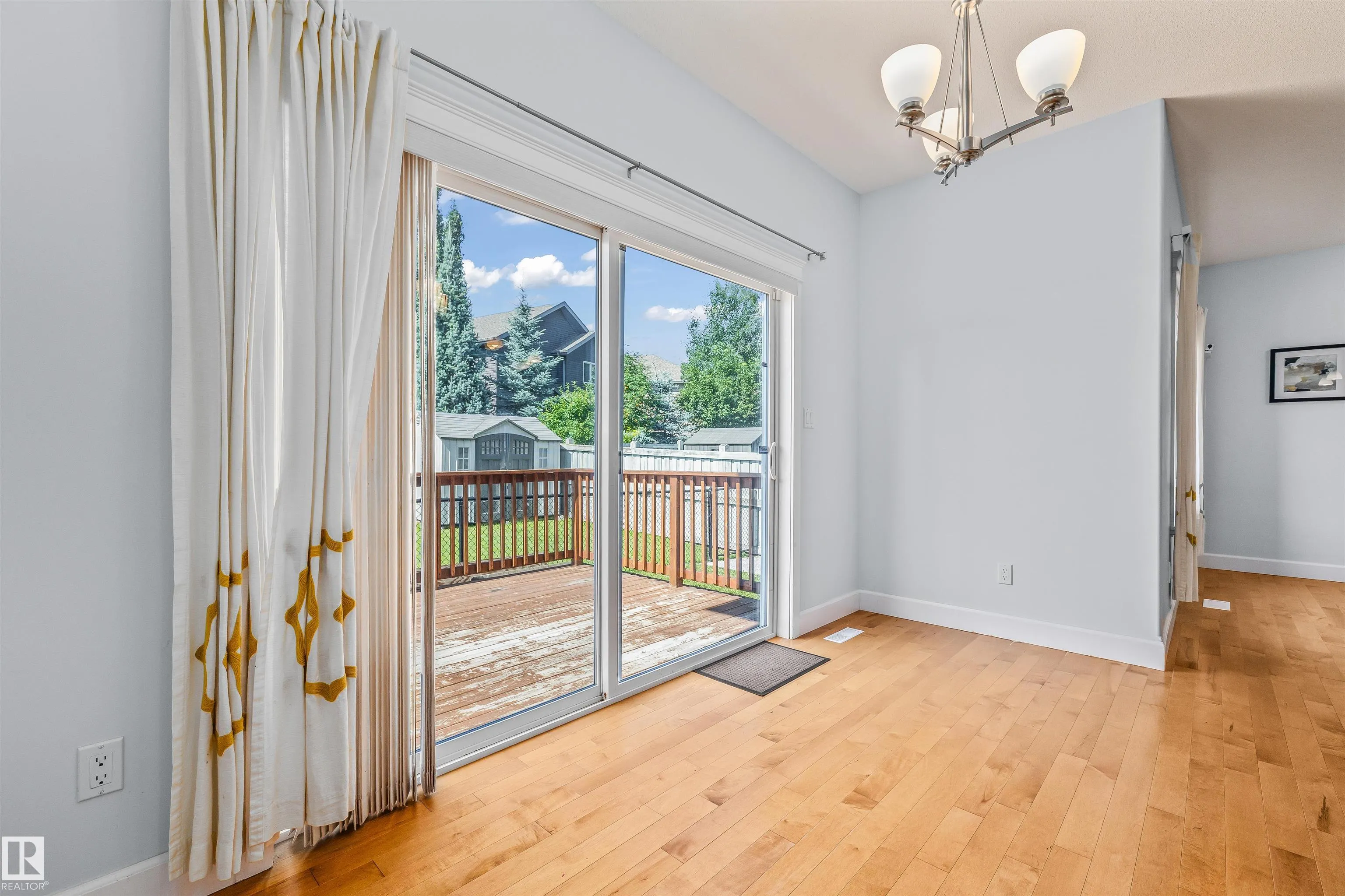 3082 WHITELAW Drive