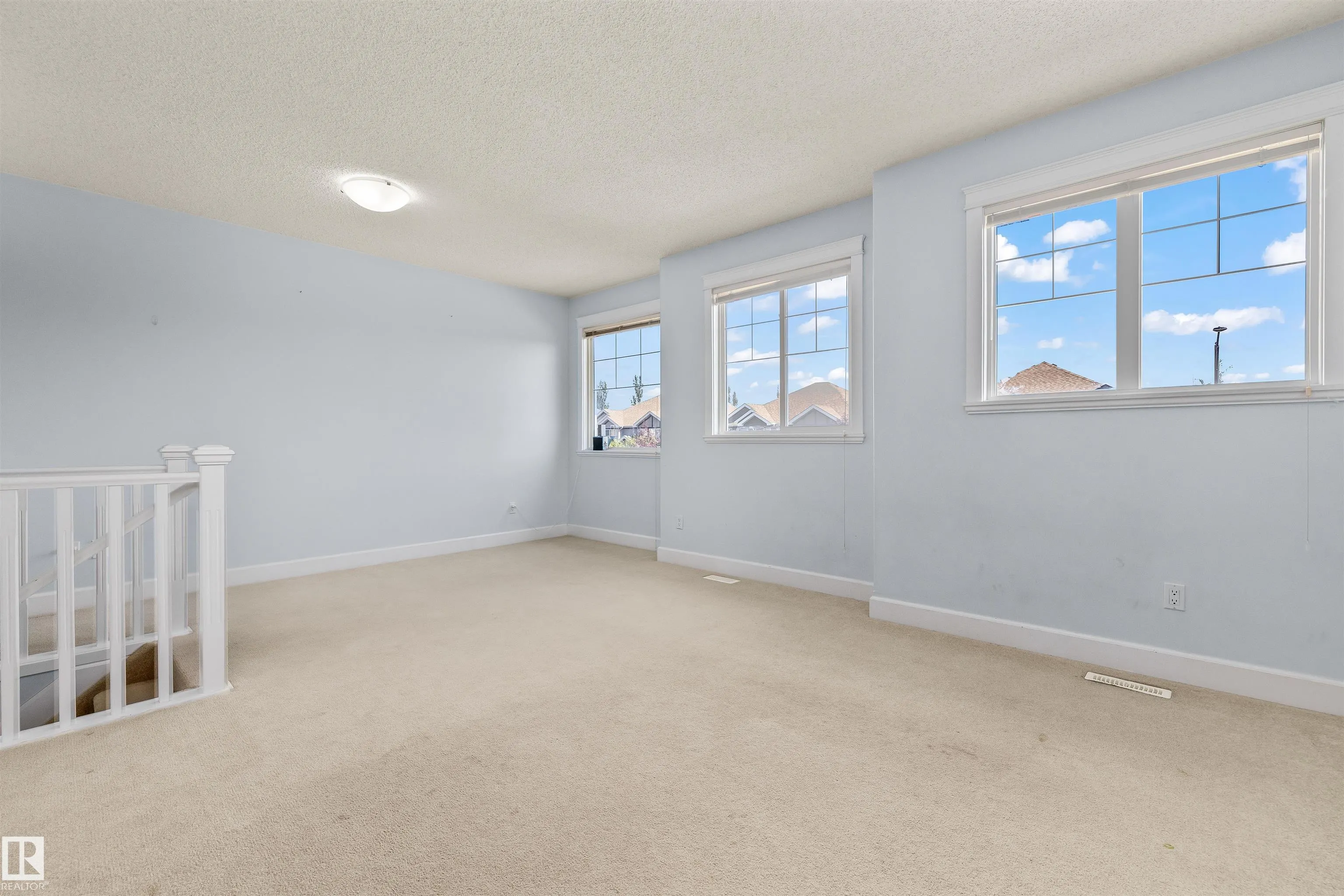 3082 WHITELAW Drive