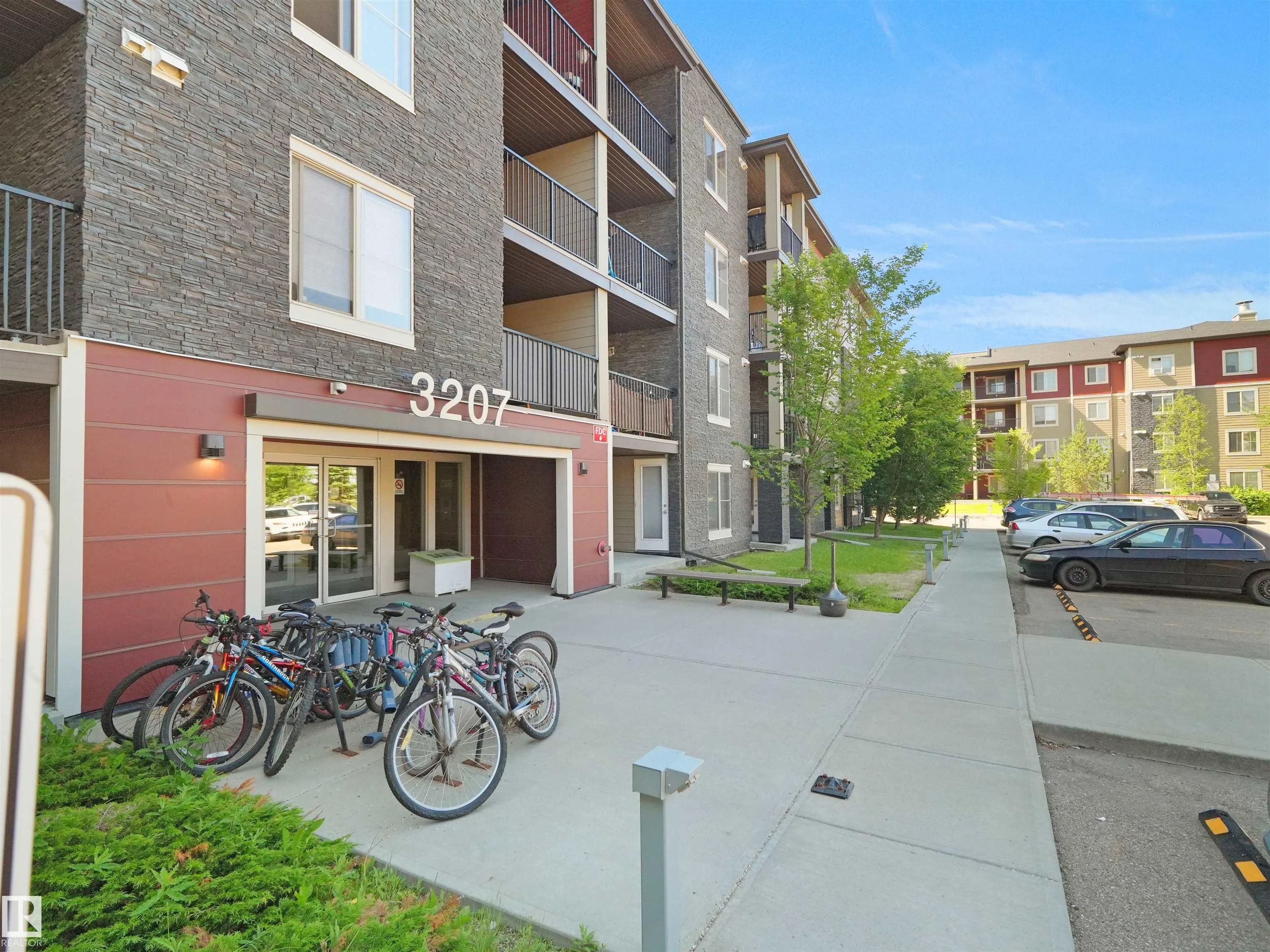 3207 James Mowatt Trail