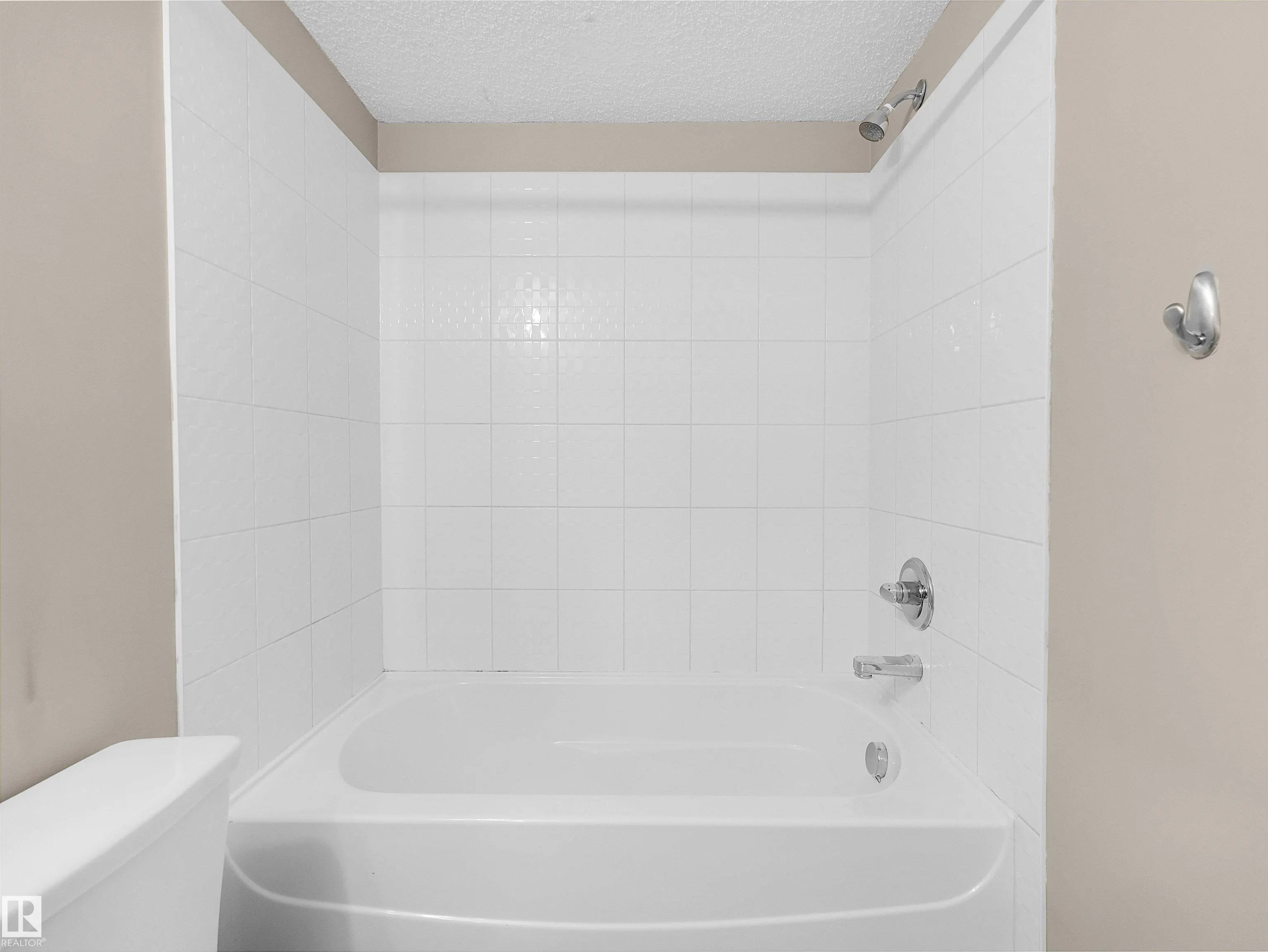 3207 James Mowatt Trail