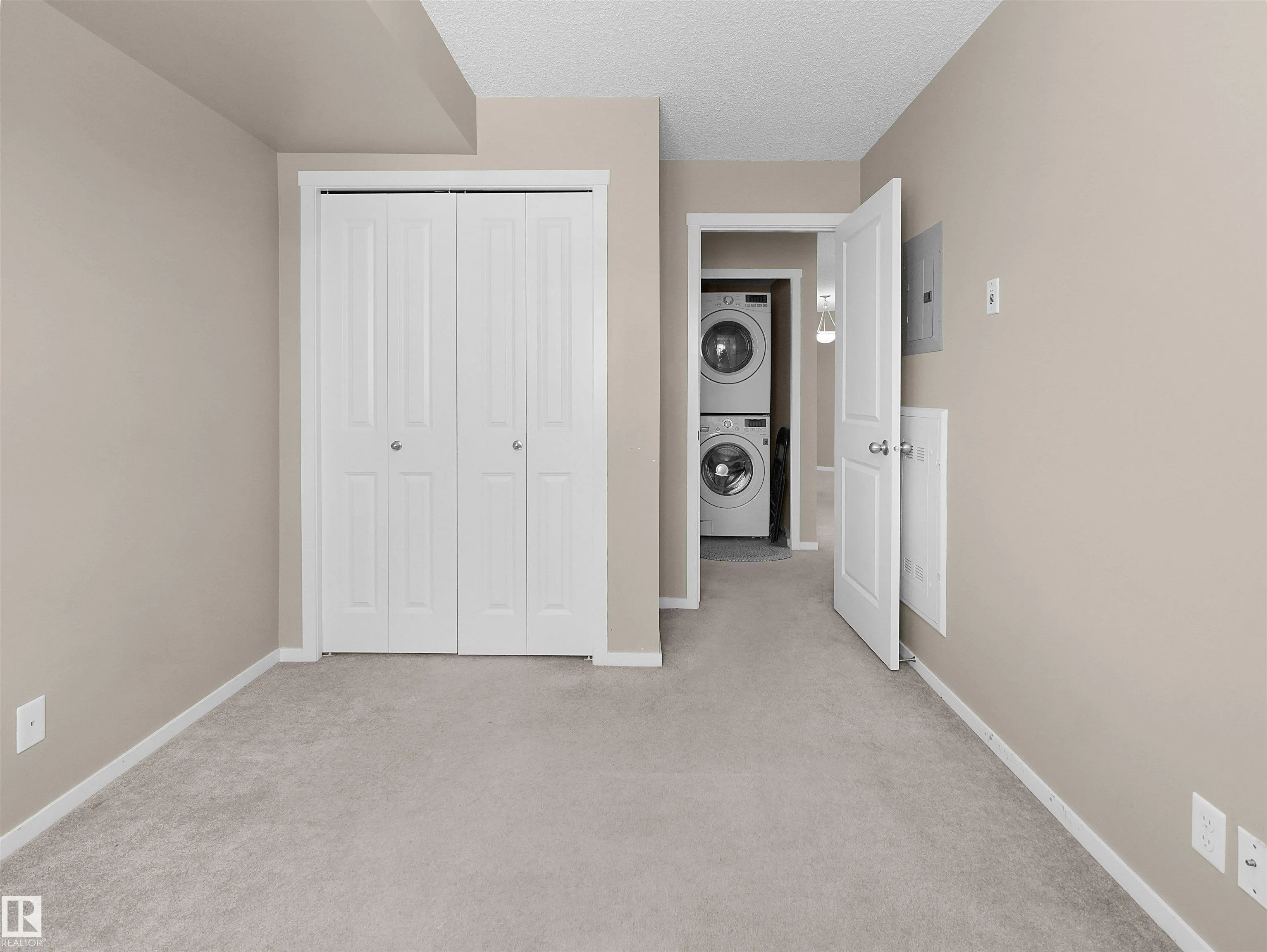 3207 James Mowatt Trail