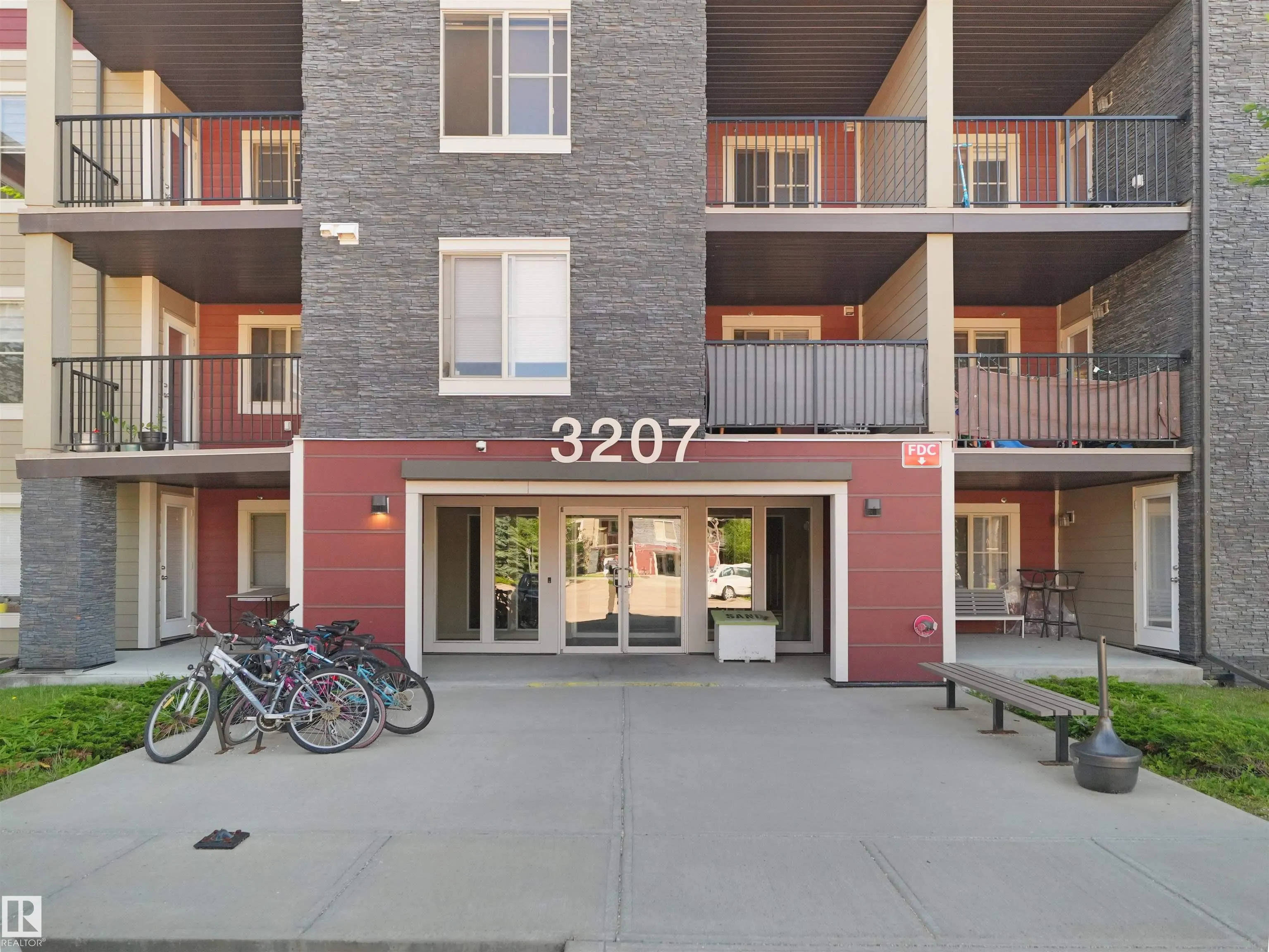 3207 James Mowatt Trail
