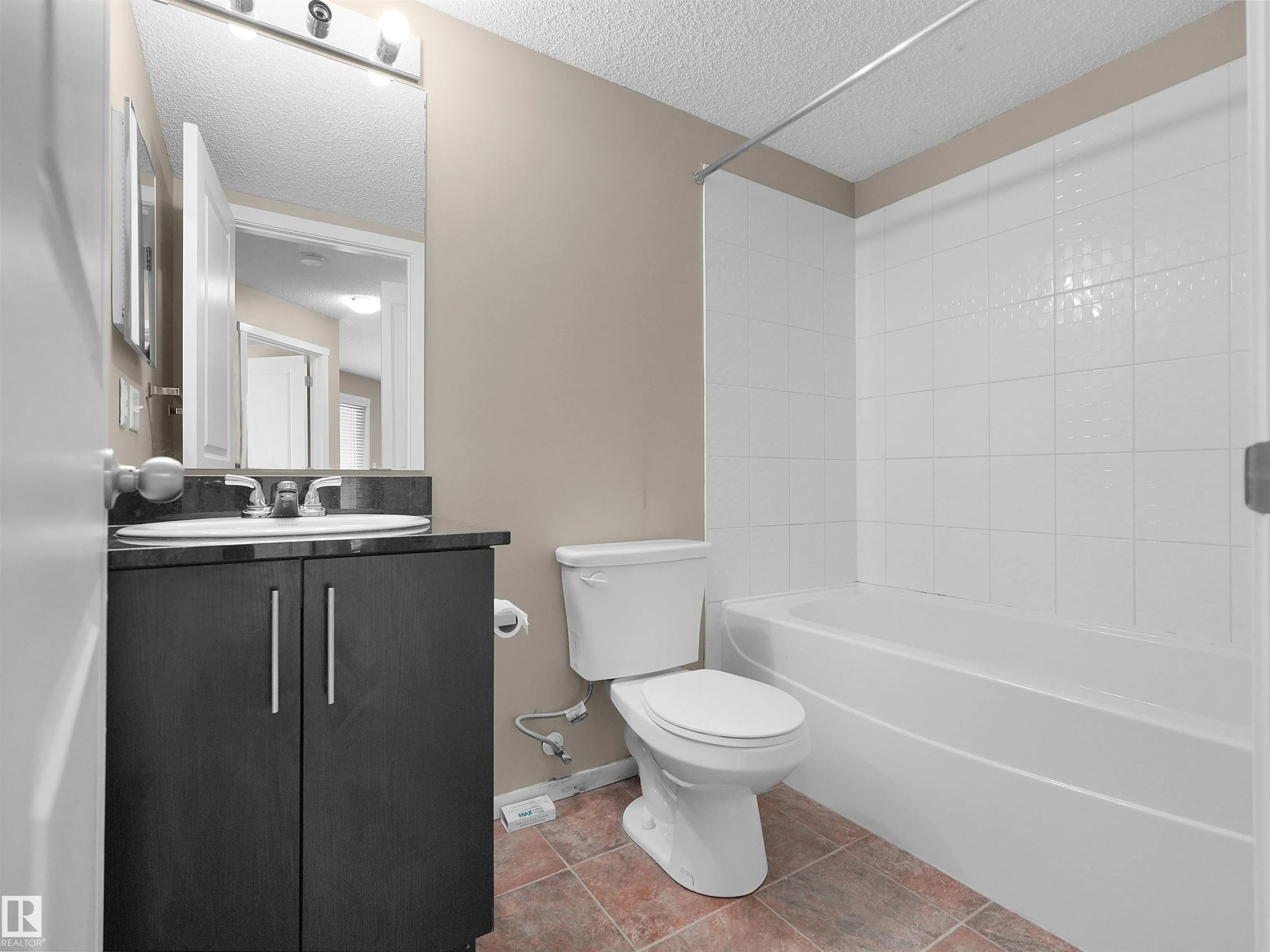 3207 James Mowatt Trail