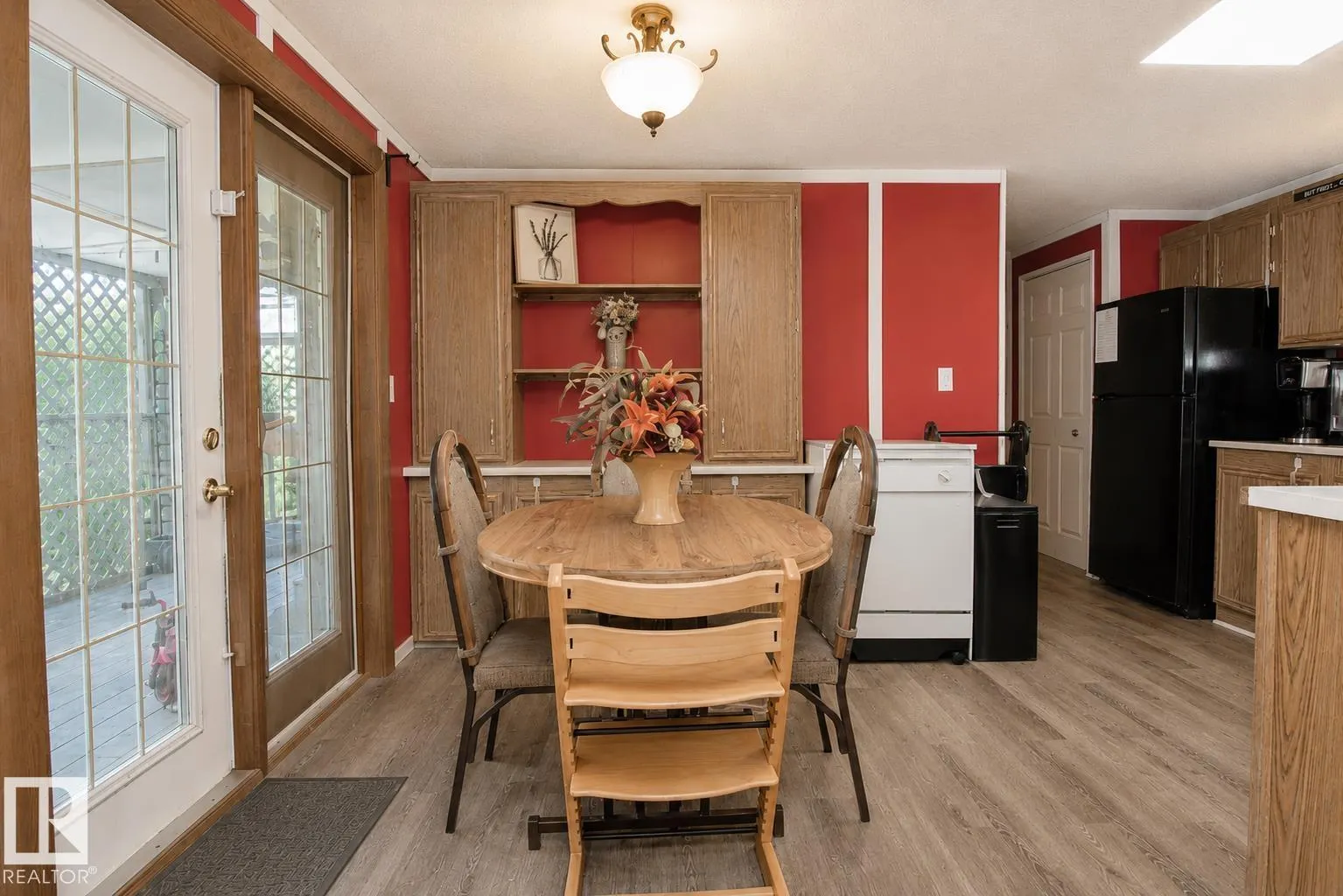 1036 Lakeland Crescent