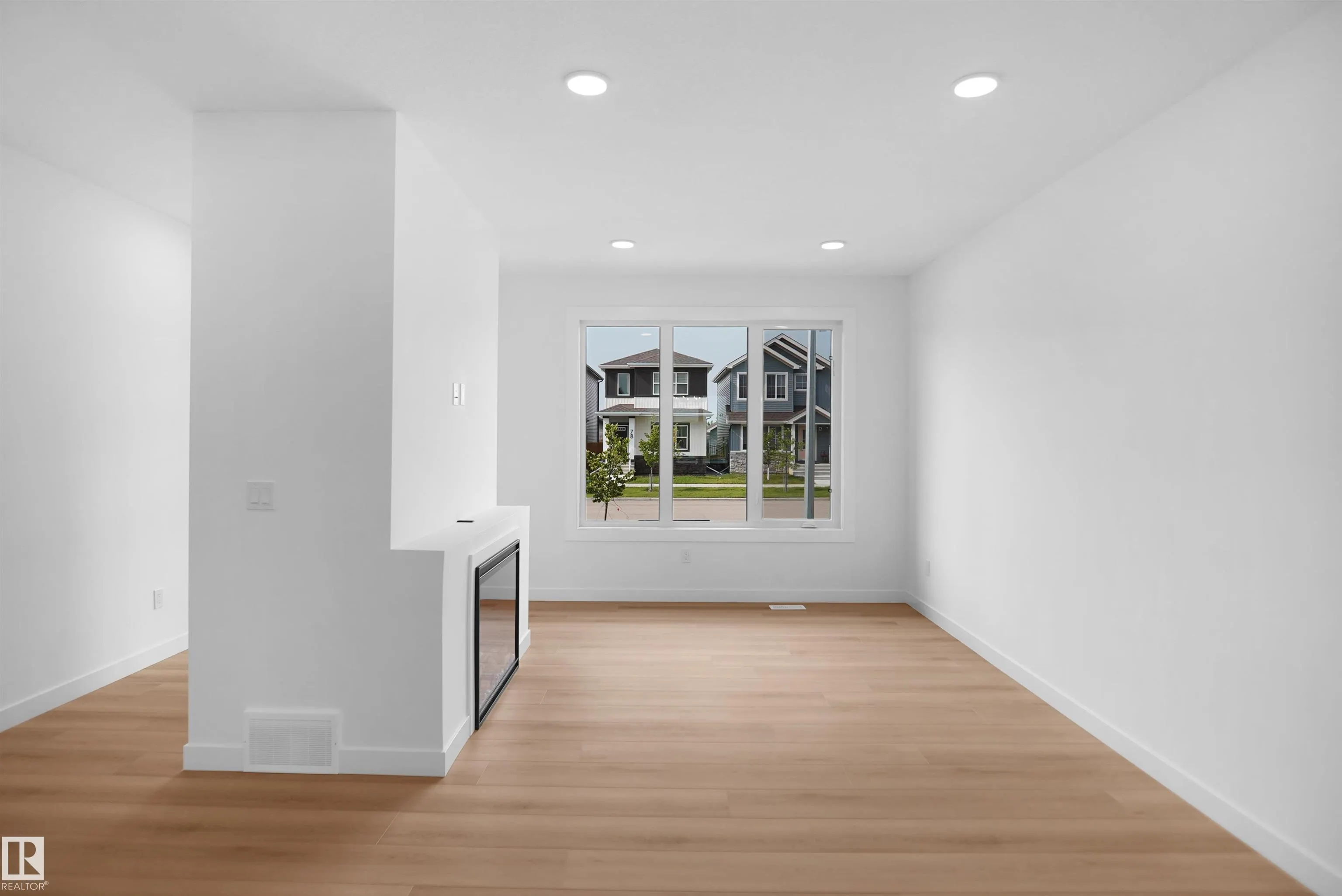73 SIENNA Boulevard