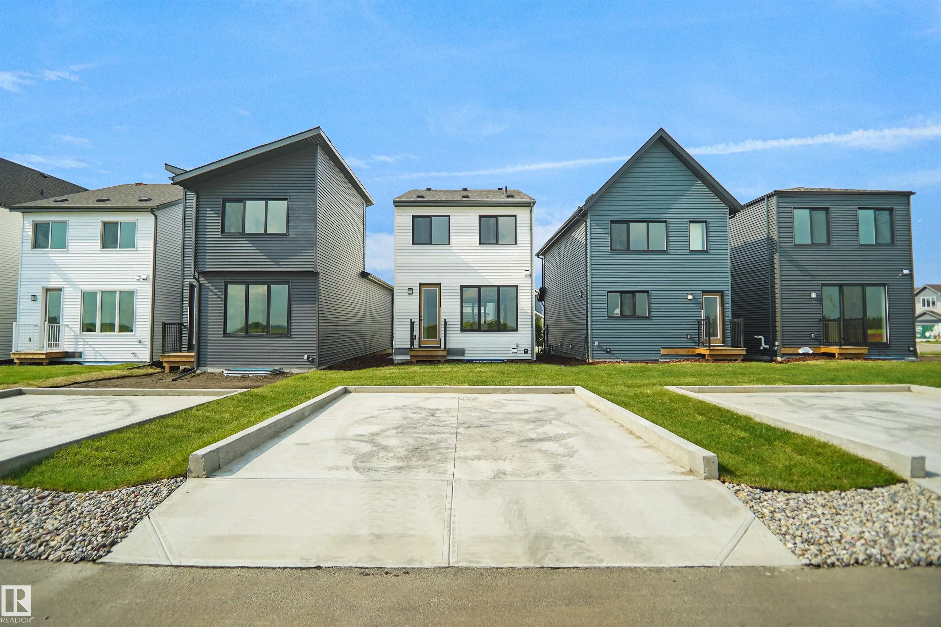 73 SIENNA Boulevard