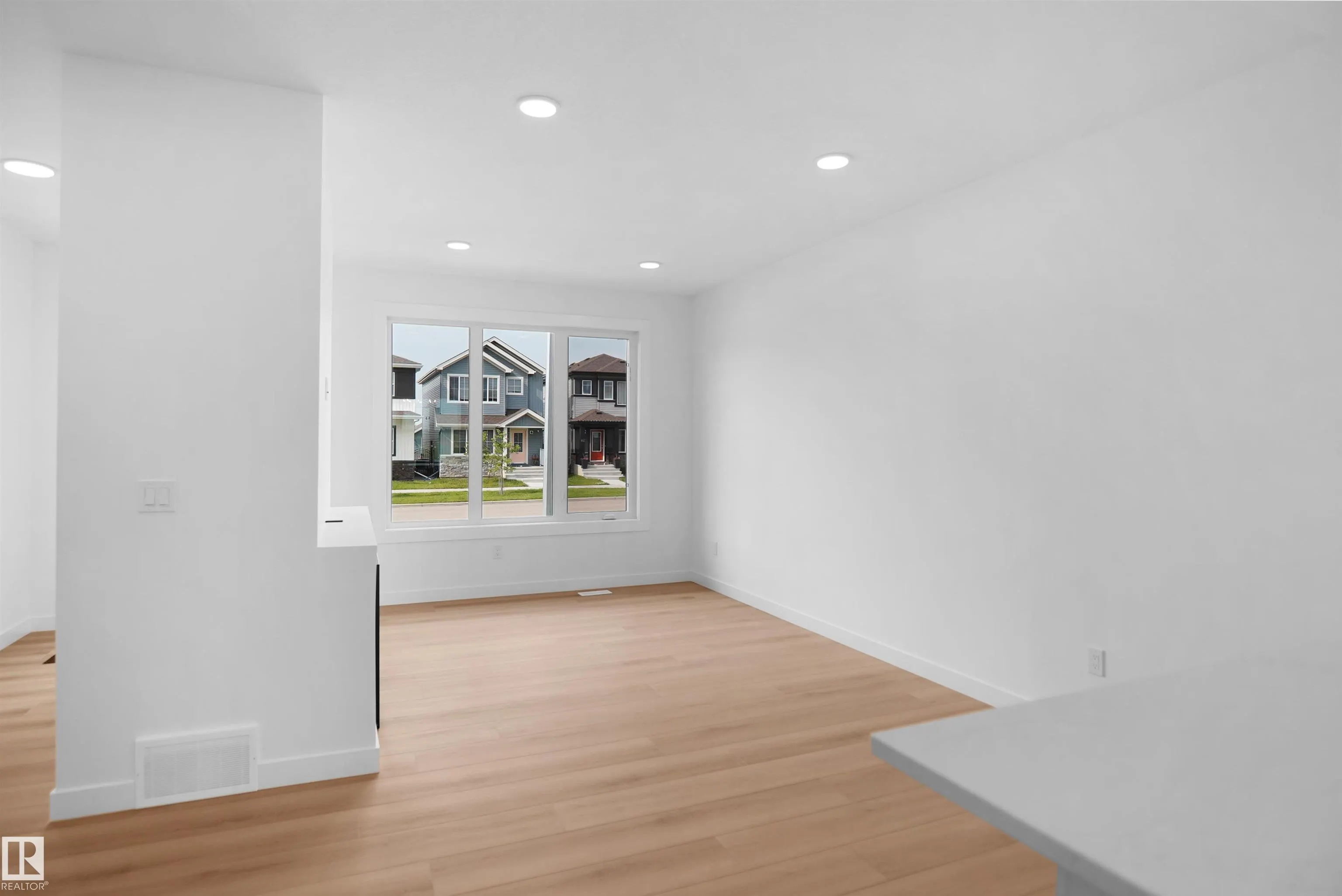 73 SIENNA Boulevard