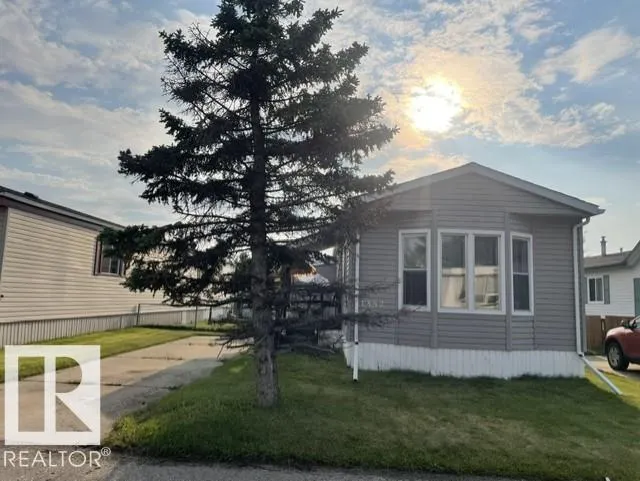 1352 Lakewood Cross