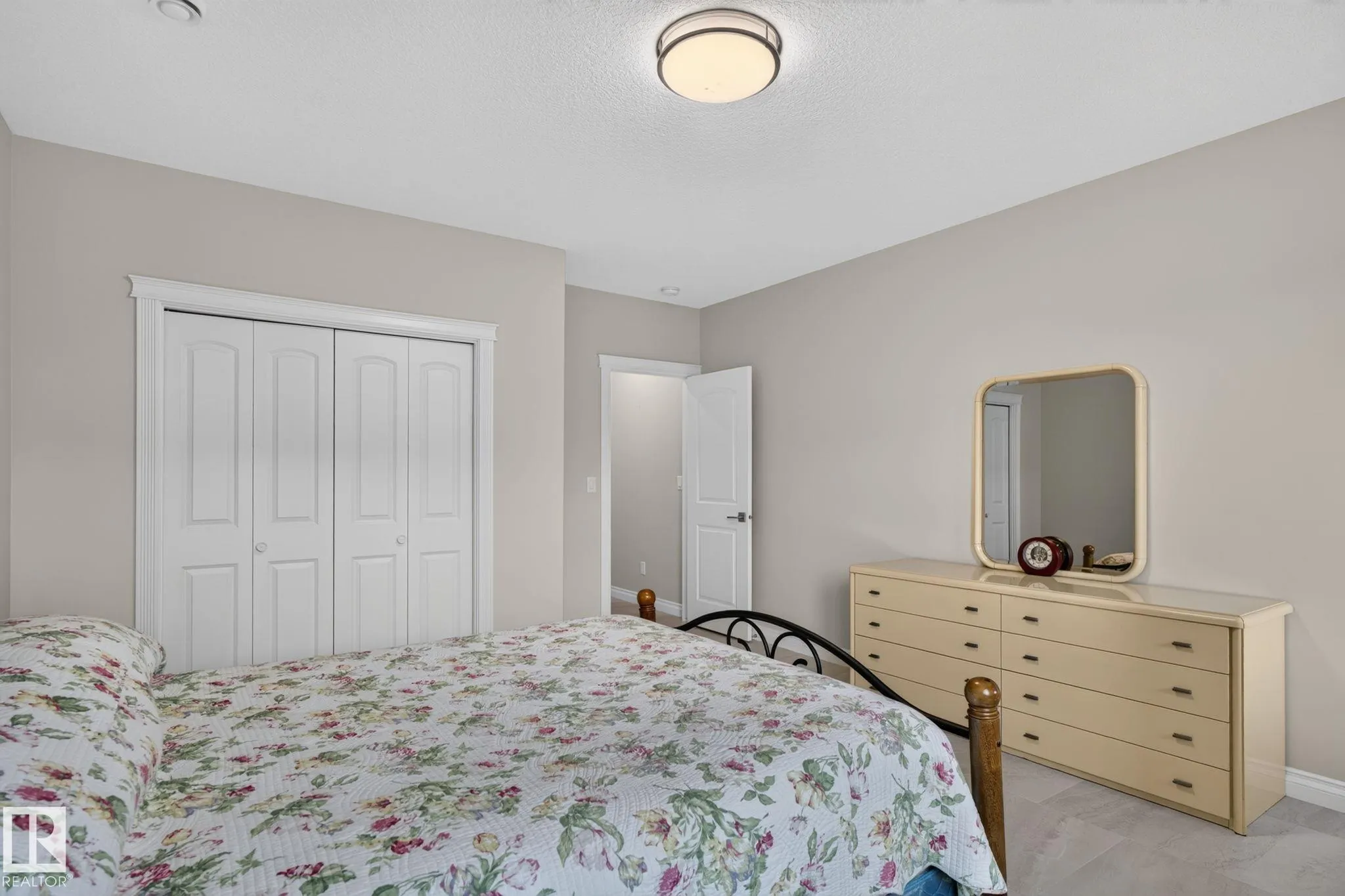4707 WOOLSEY Common