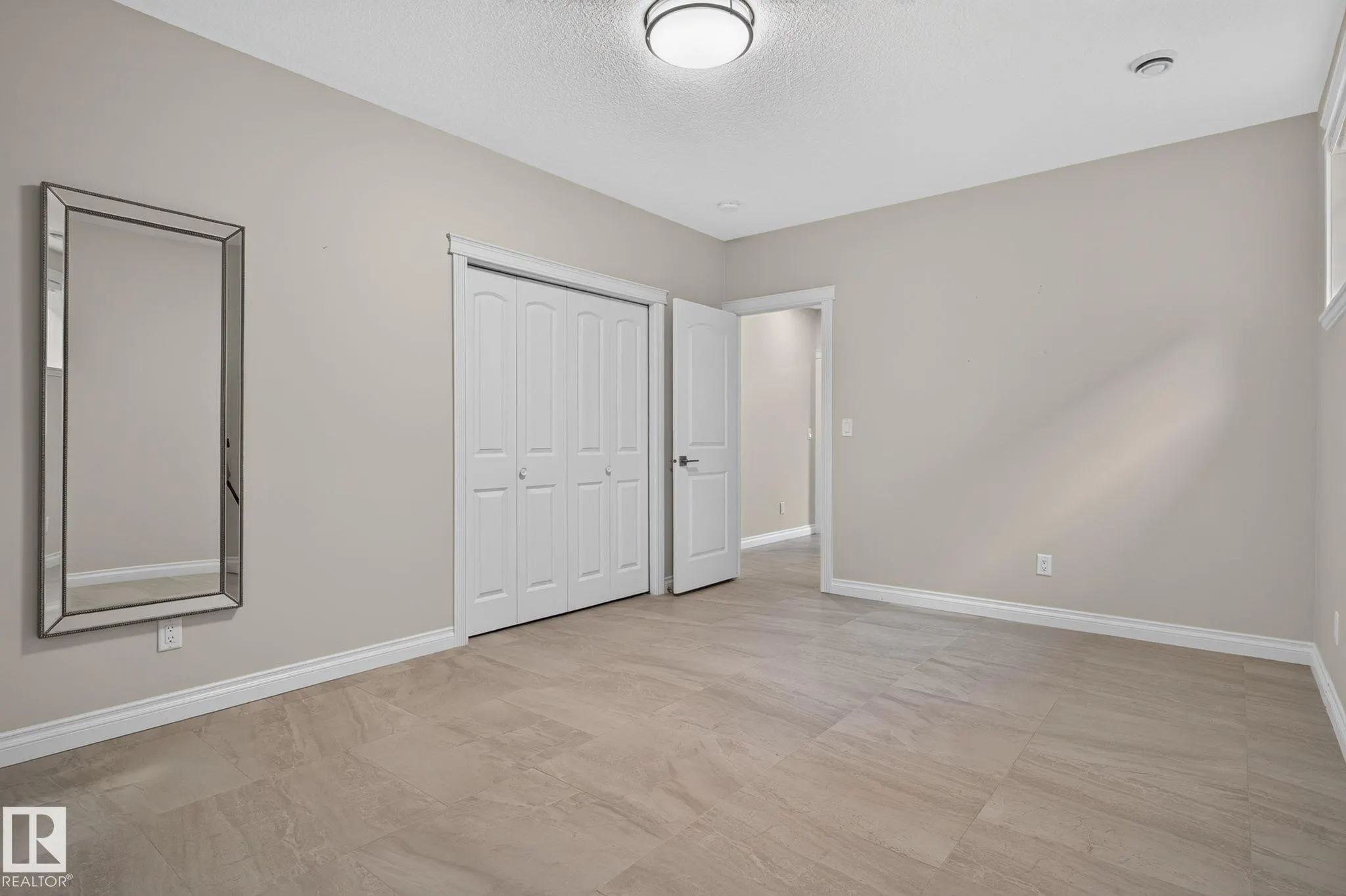 4707 WOOLSEY Common