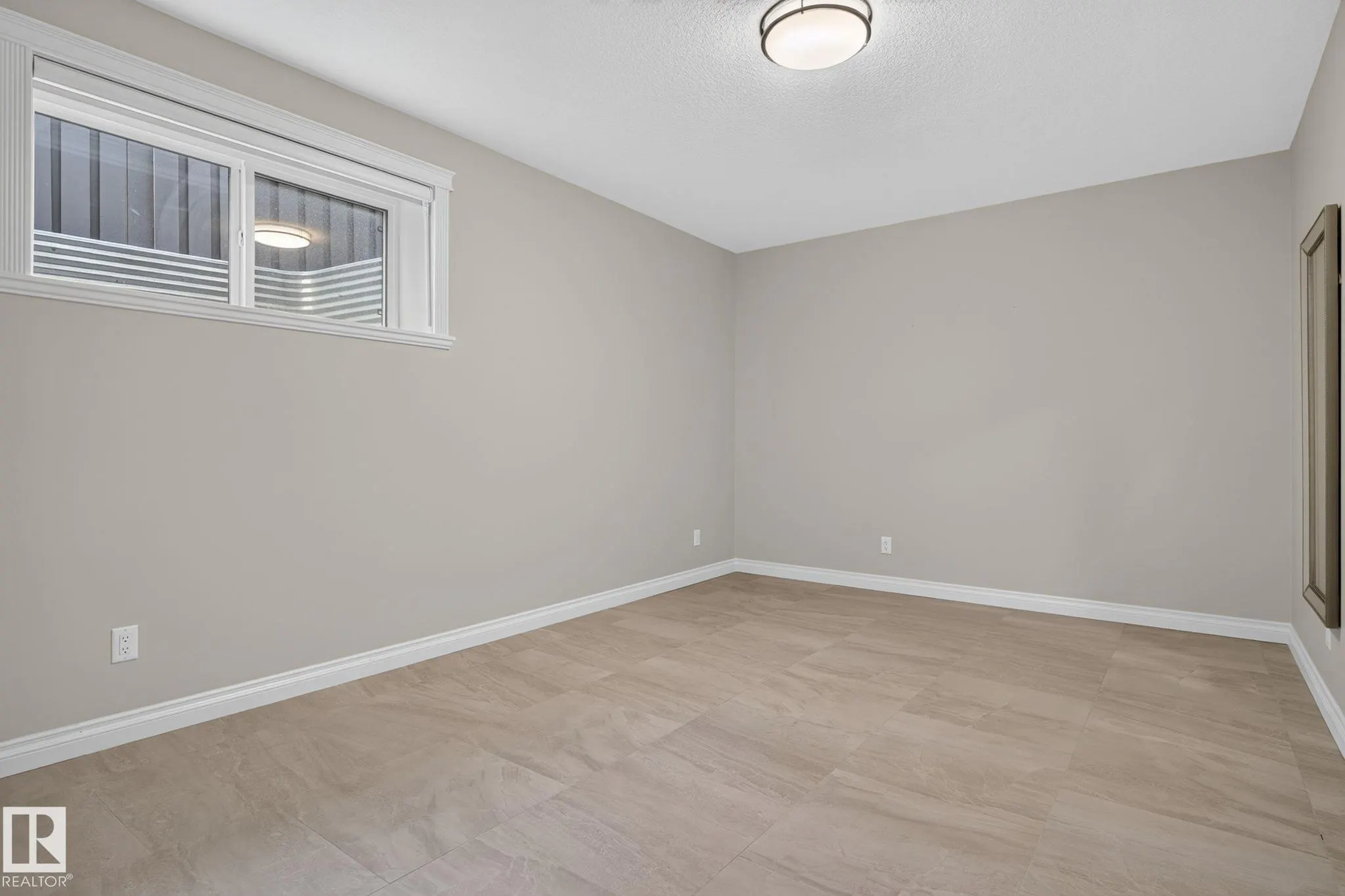 4707 WOOLSEY Common