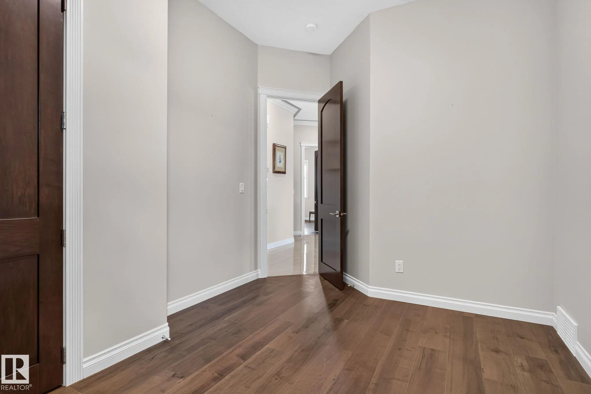 4707 WOOLSEY Common
