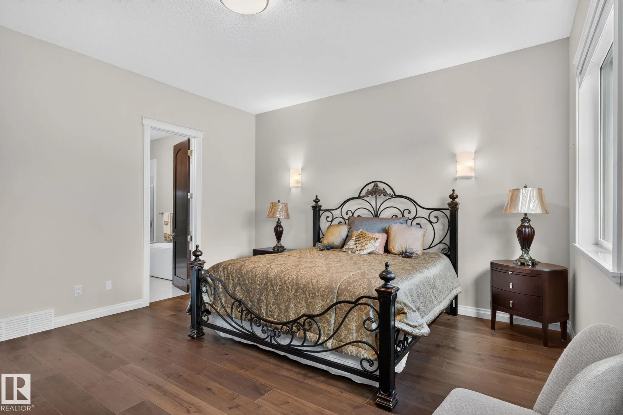 4707 WOOLSEY Common