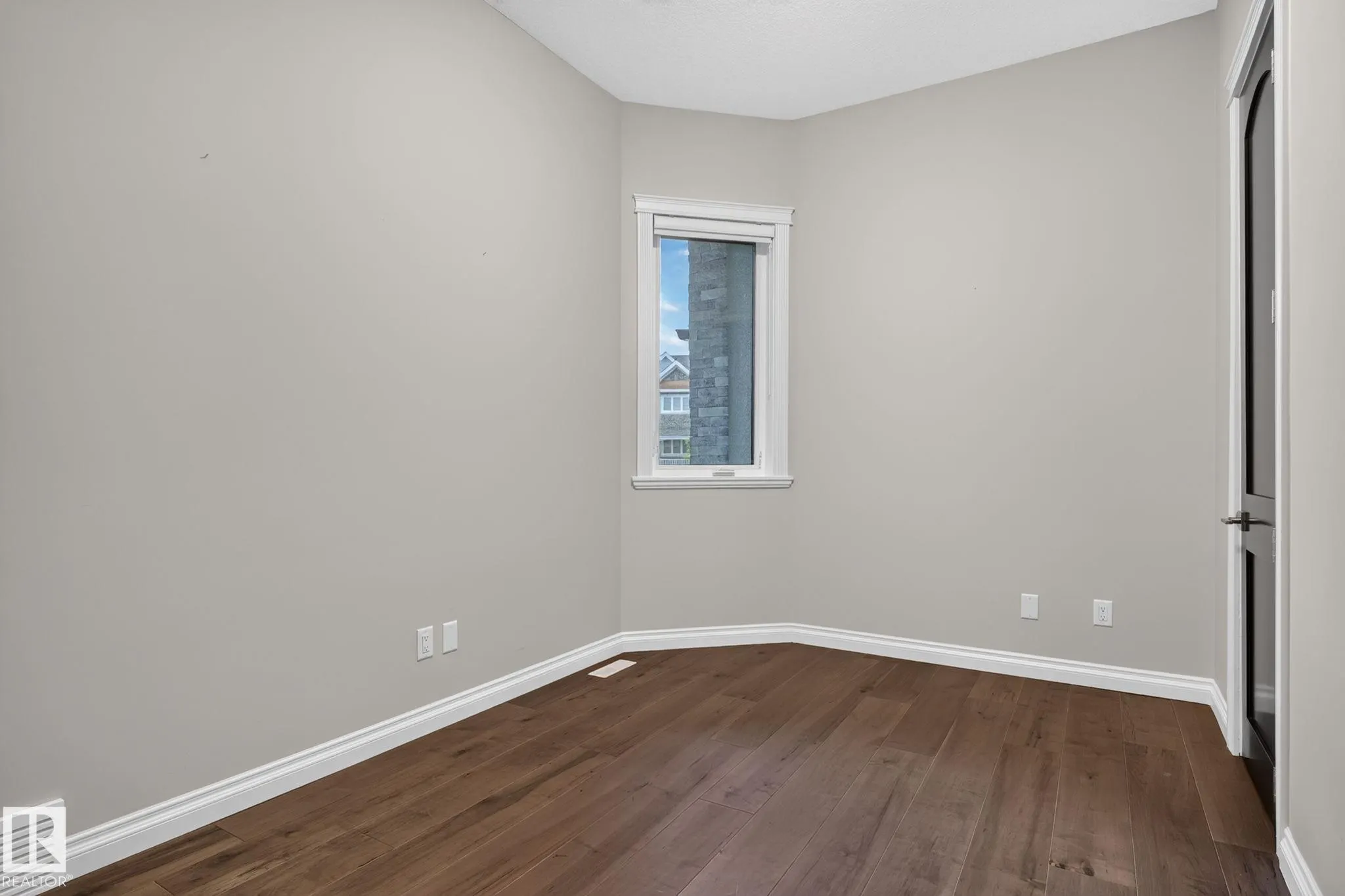 4707 WOOLSEY Common