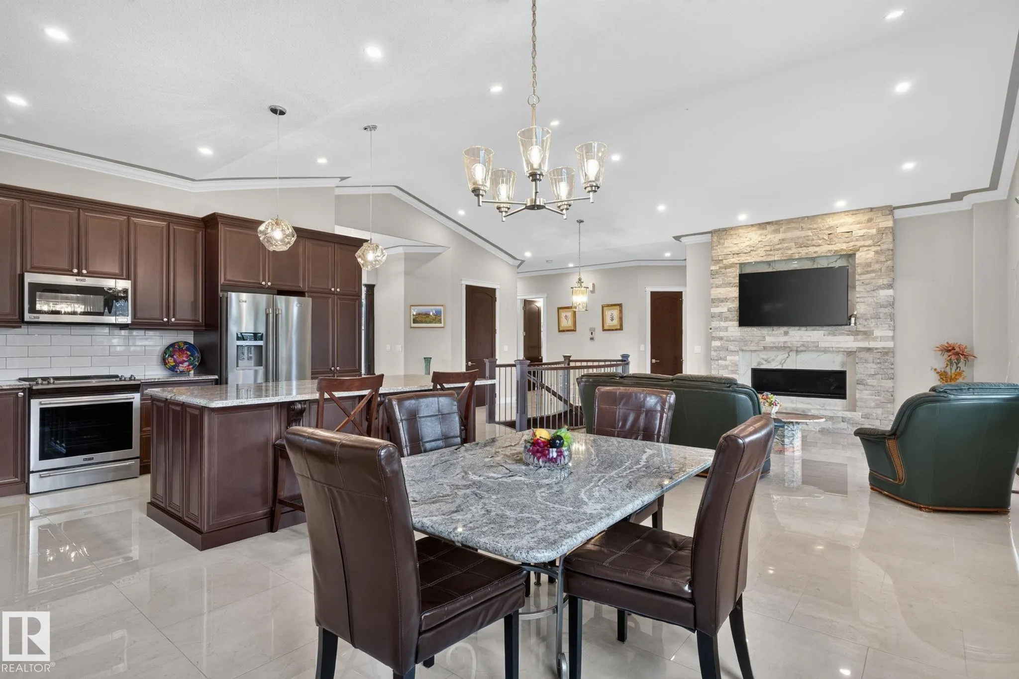 4707 WOOLSEY Common
