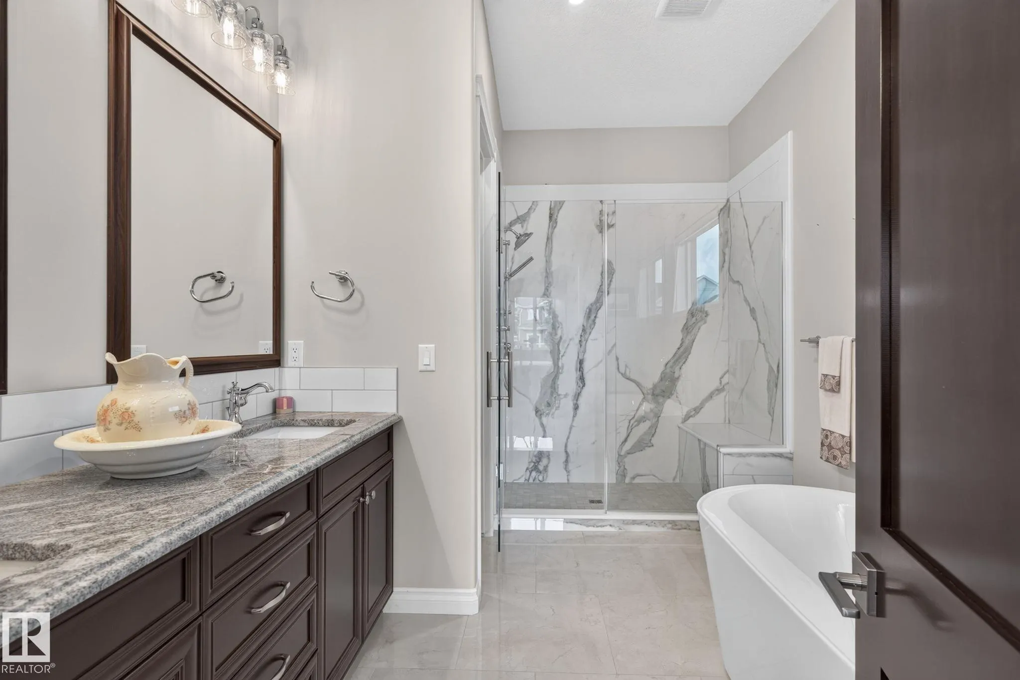 4707 WOOLSEY Common