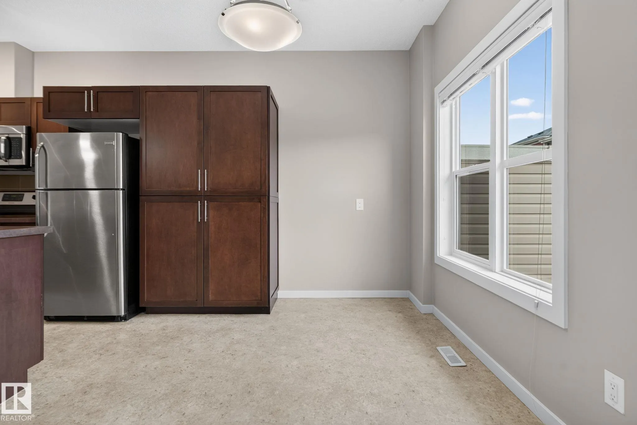 3710 ALLAN Drive