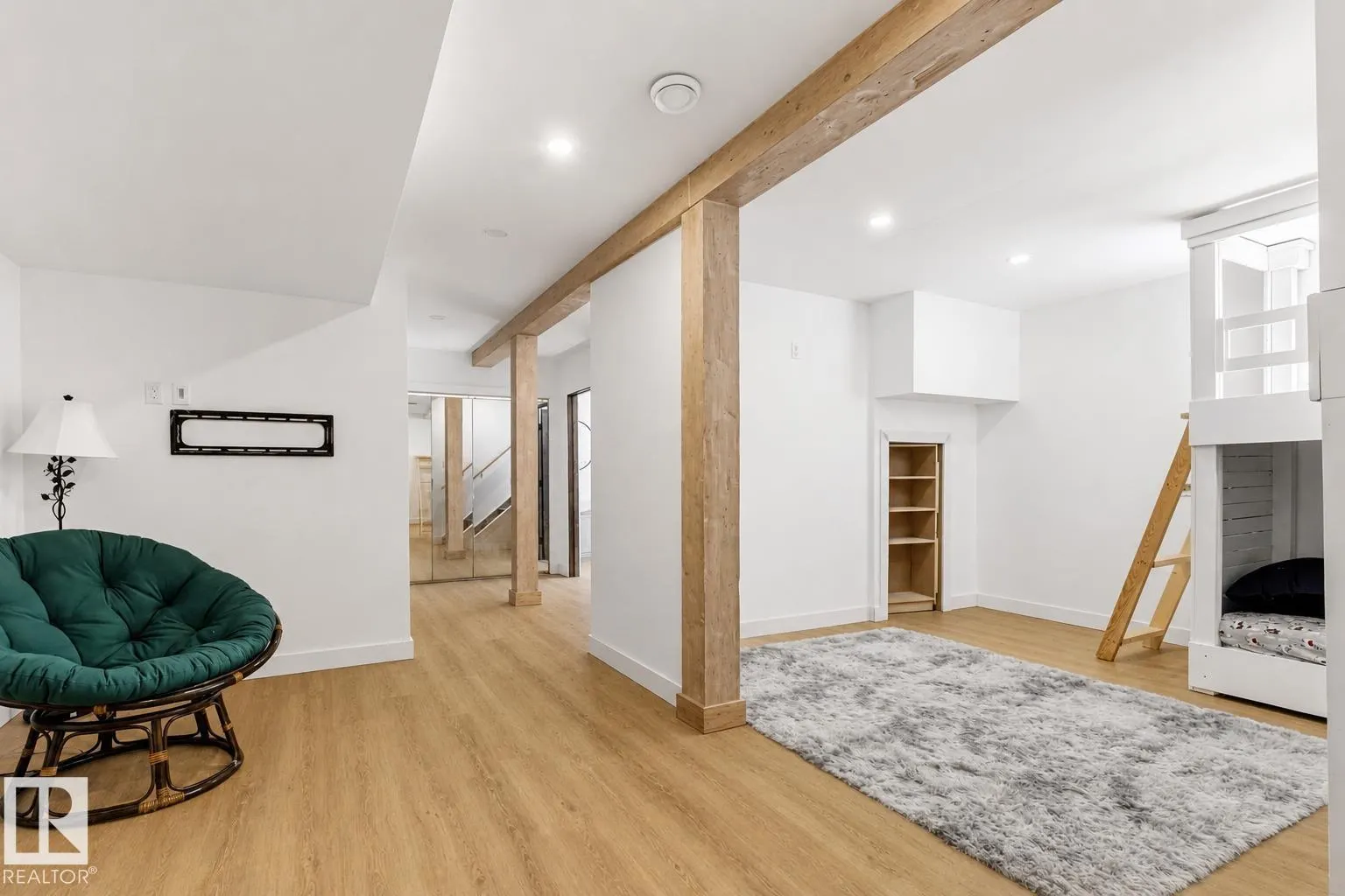 9 Gibbons Ave