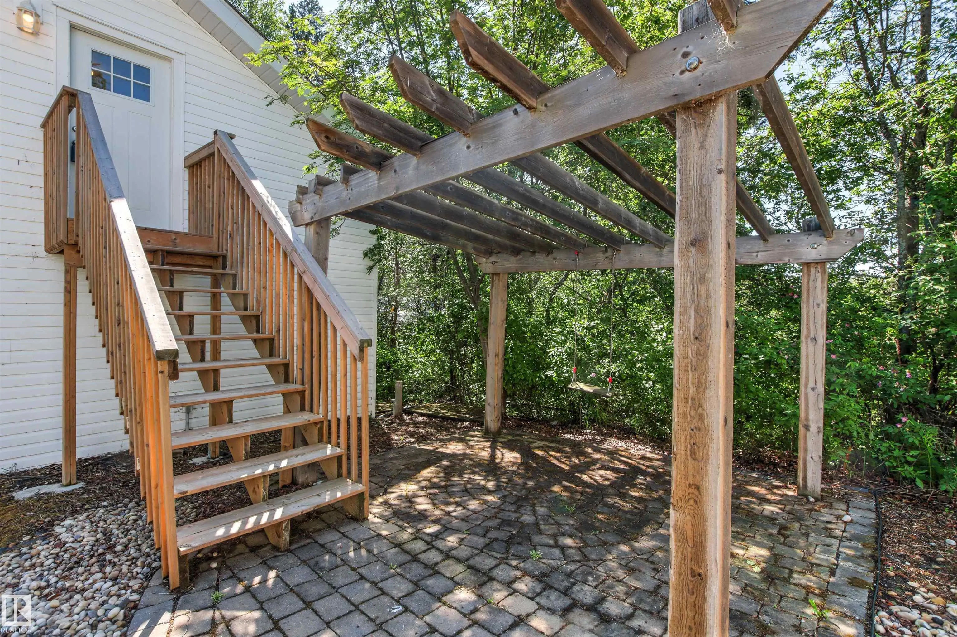 9 Gibbons Ave