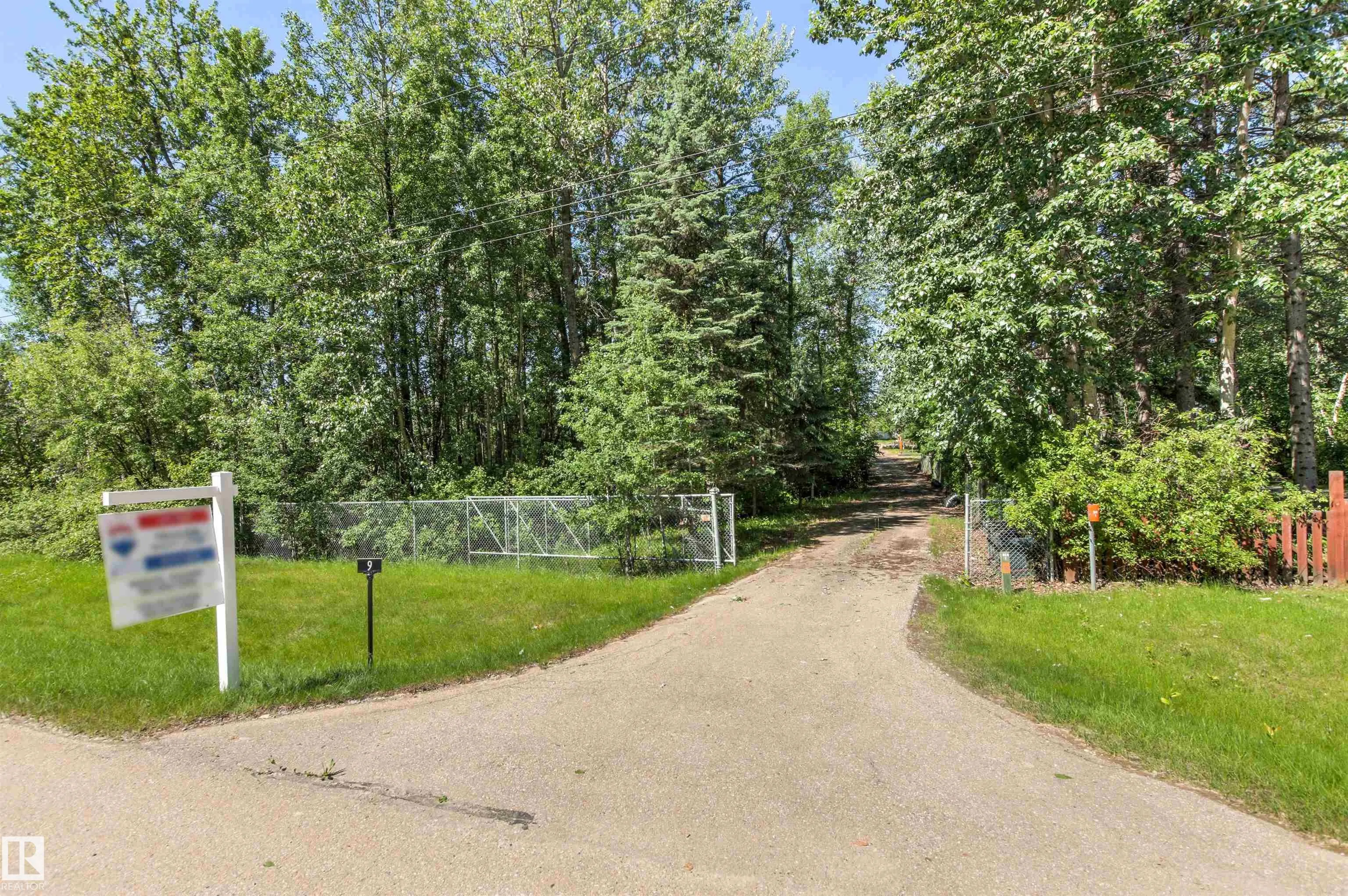 9 Gibbons Ave
