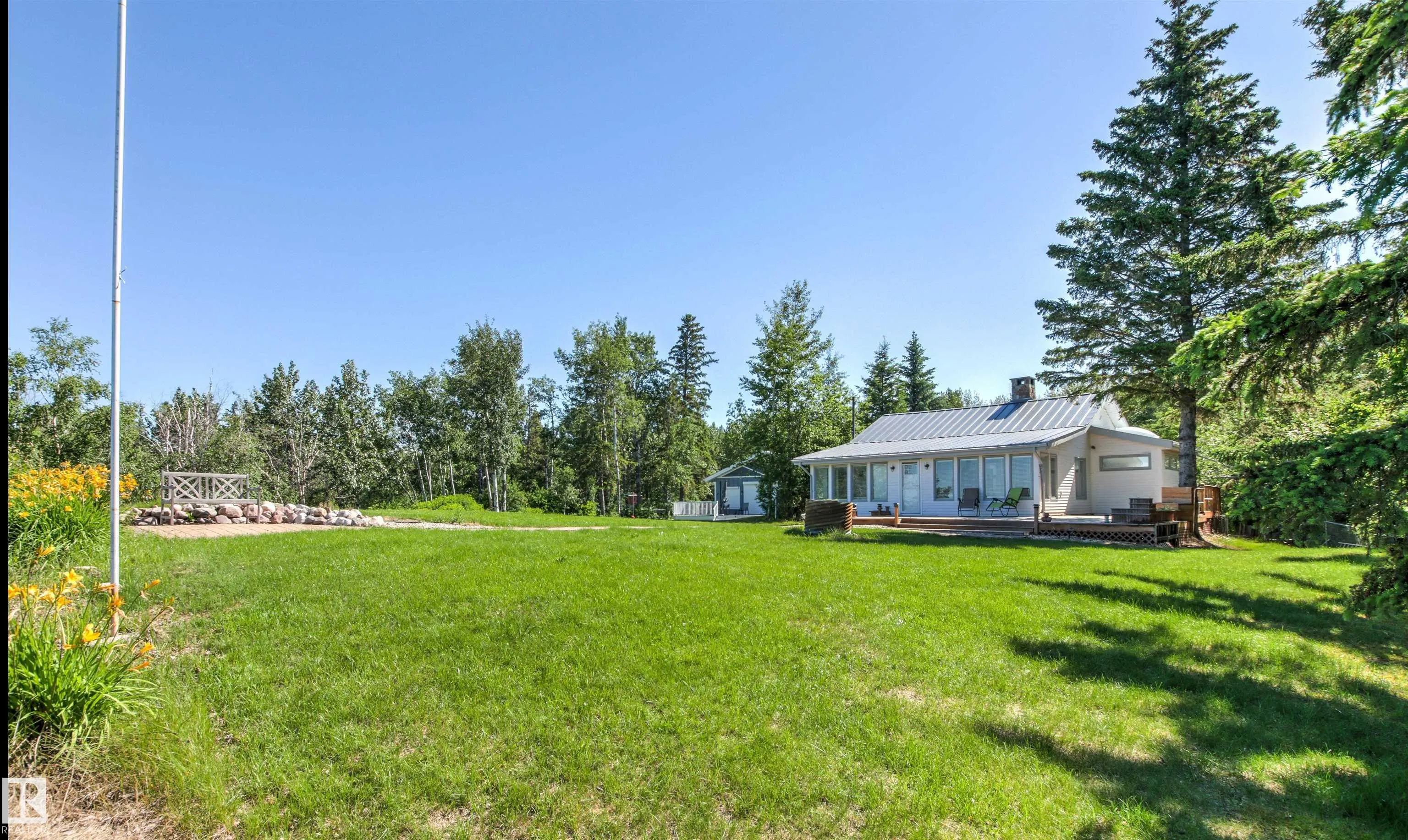 9 Gibbons Ave