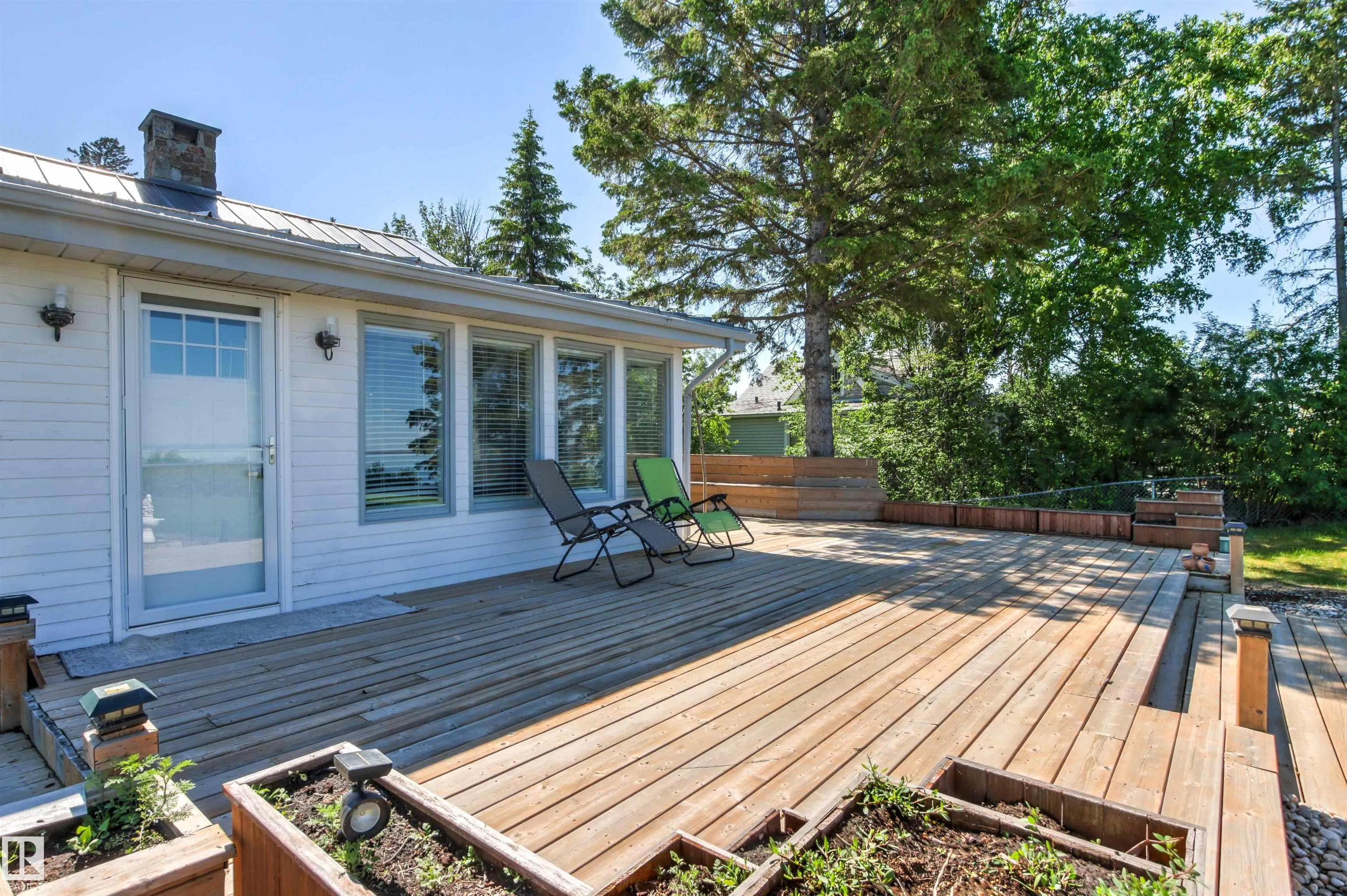 9 Gibbons Ave