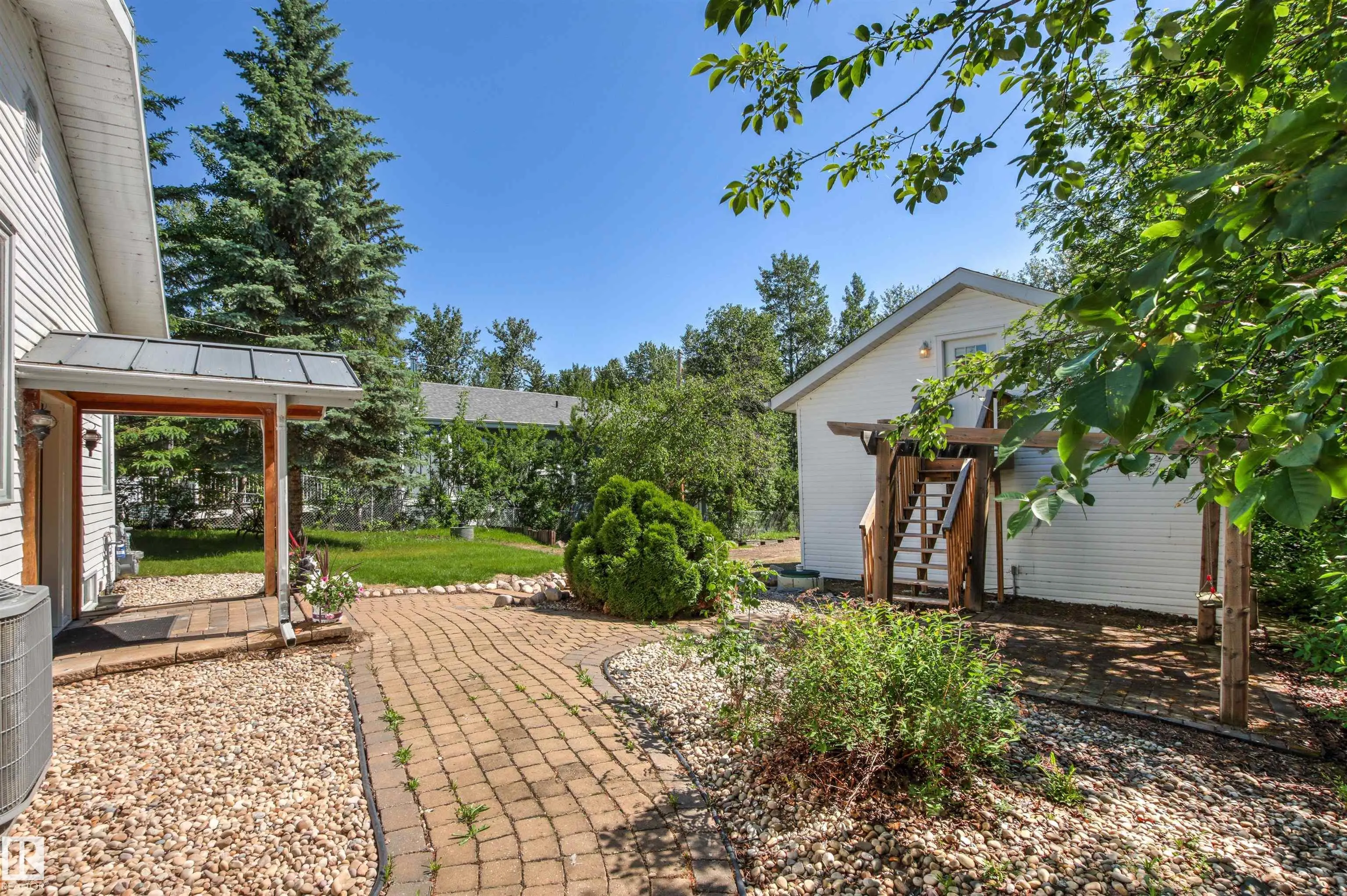 9 Gibbons Ave