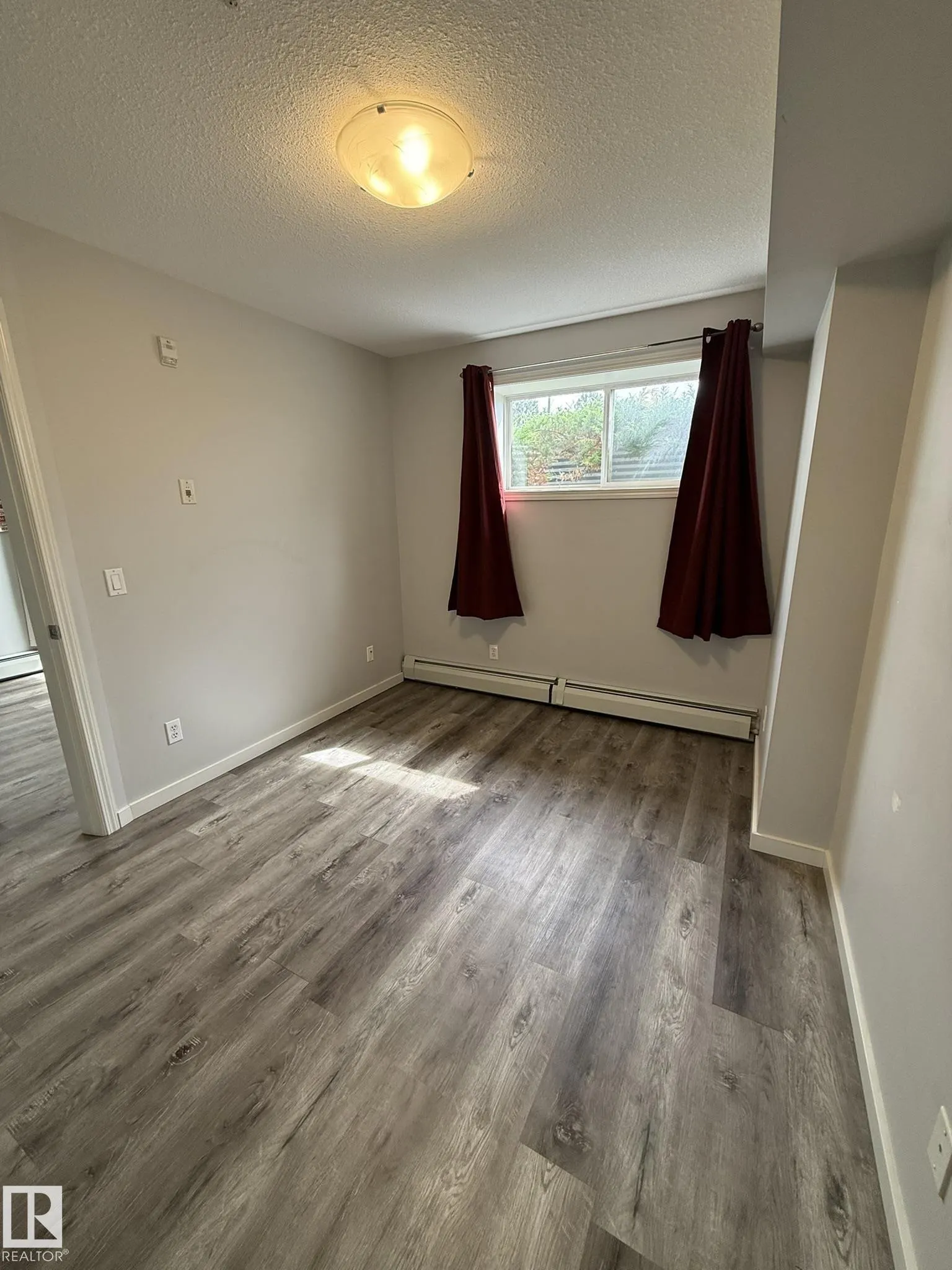 40 SUMMERWOOD Boulevard