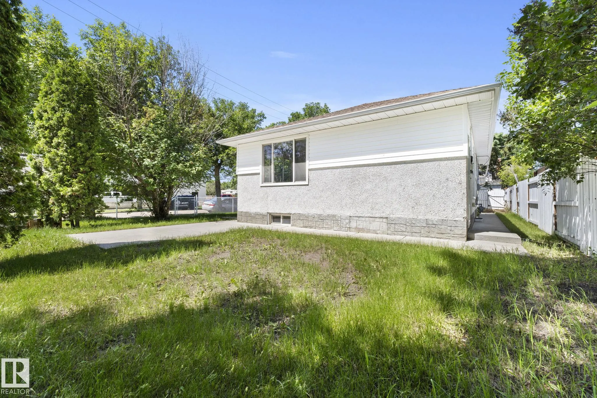 10602 100 Avenue