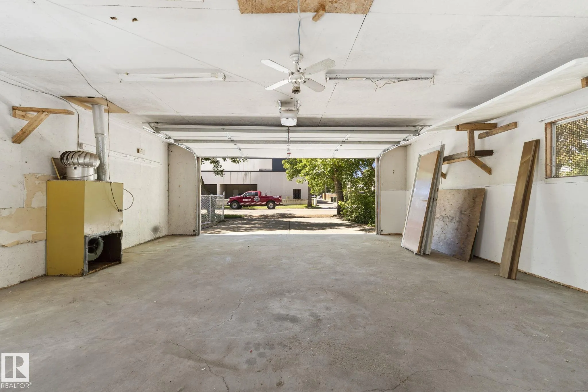 10602 100 Avenue